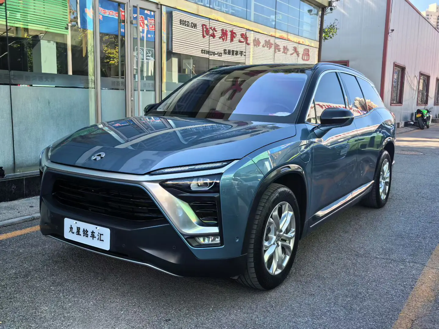 NIO ES8  из Китая