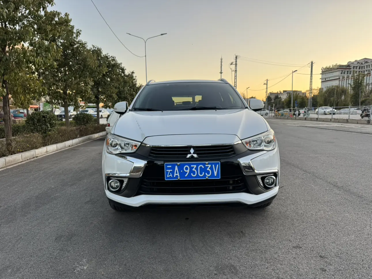 Mitsubishi Jinxuan ASX  из Китая
