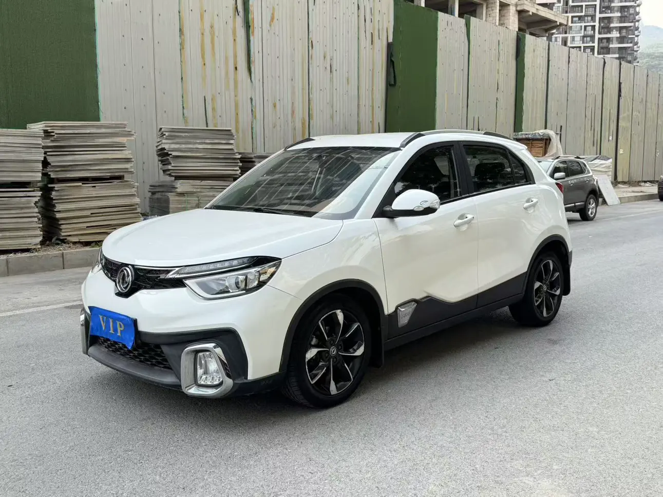 Dongfeng Fengshen AX4  из Китая