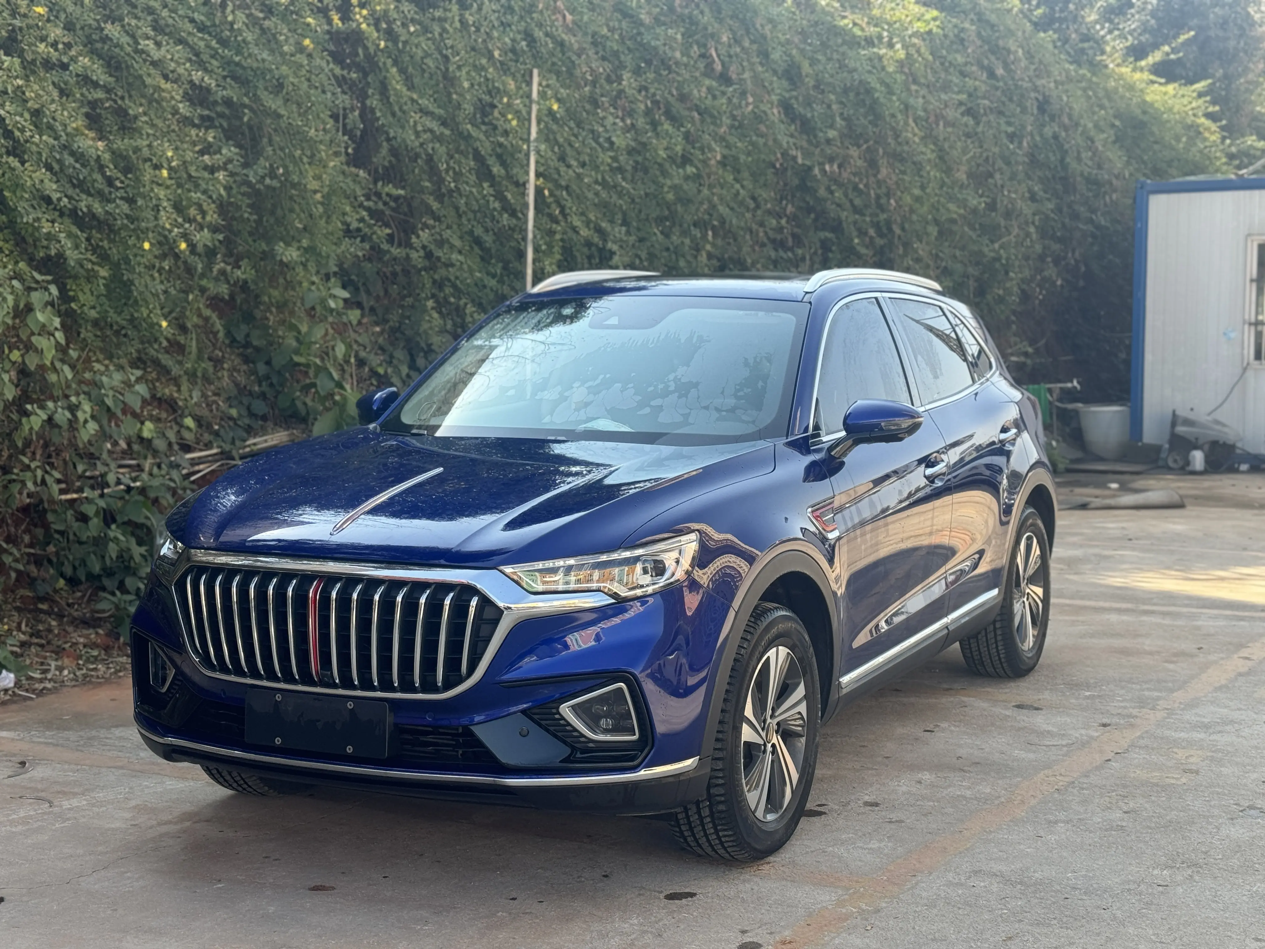 Hongqi HS5  из Китая