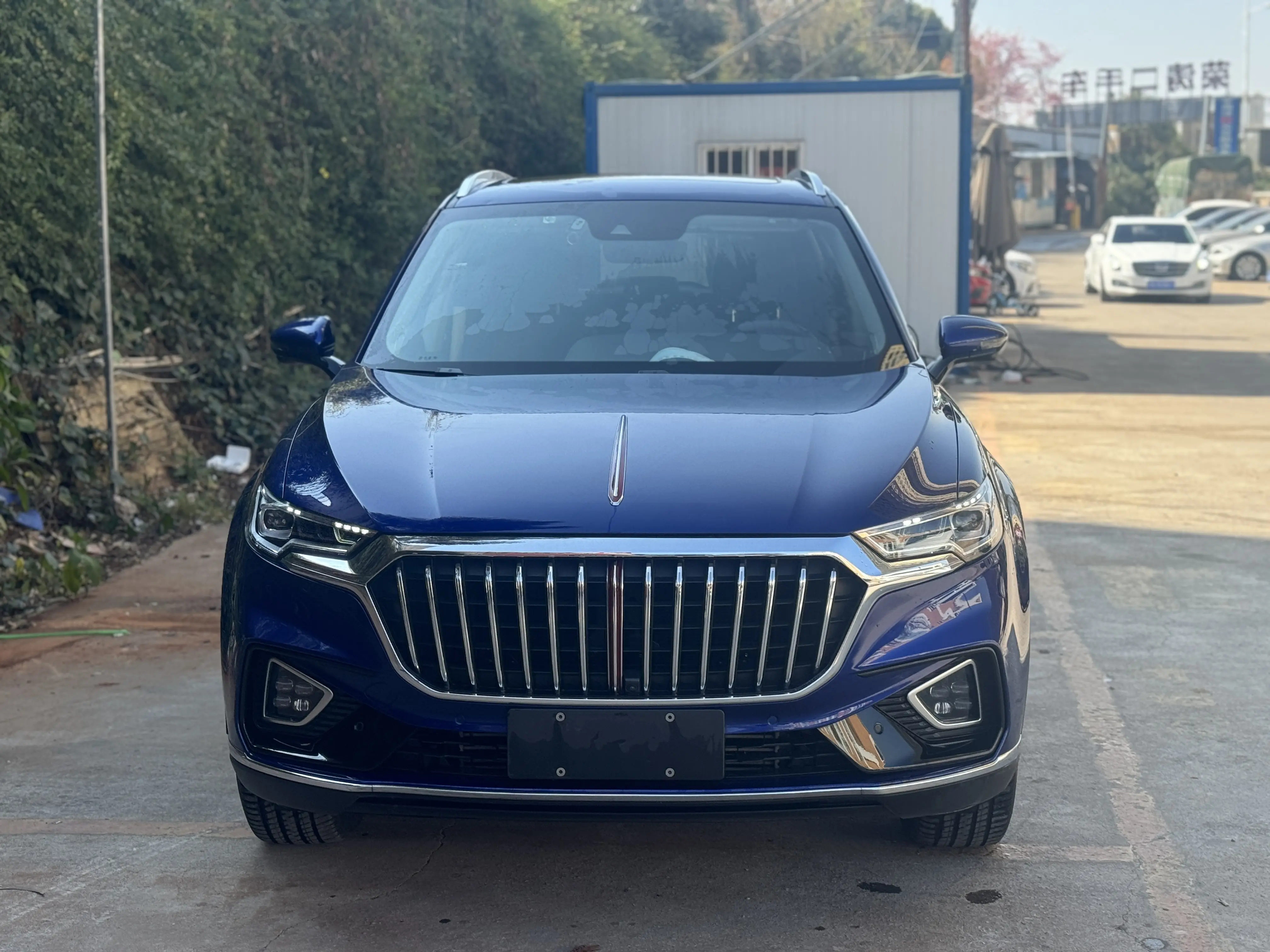 Hongqi HS5  из Китая