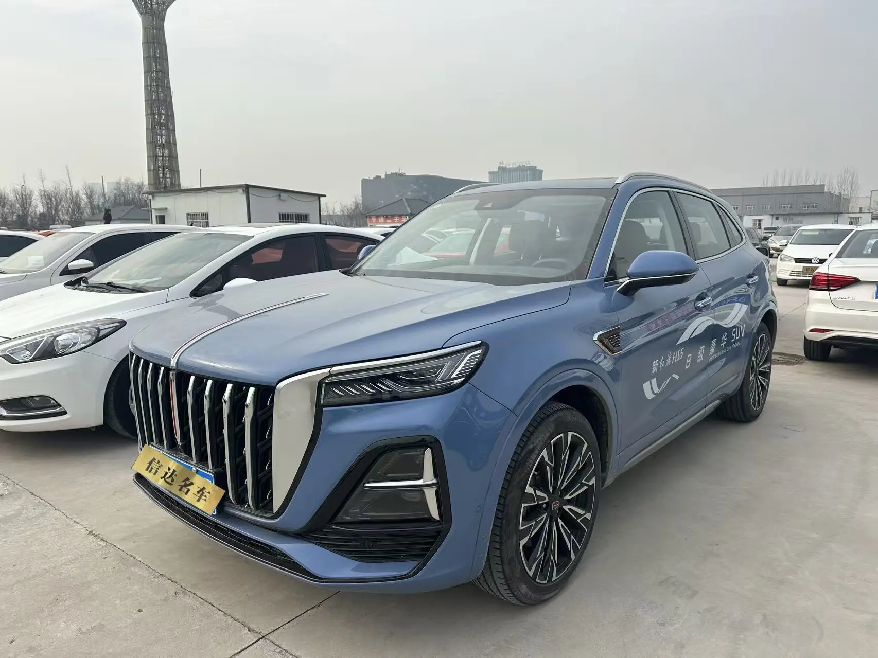 Hongqi HS5  из Китая