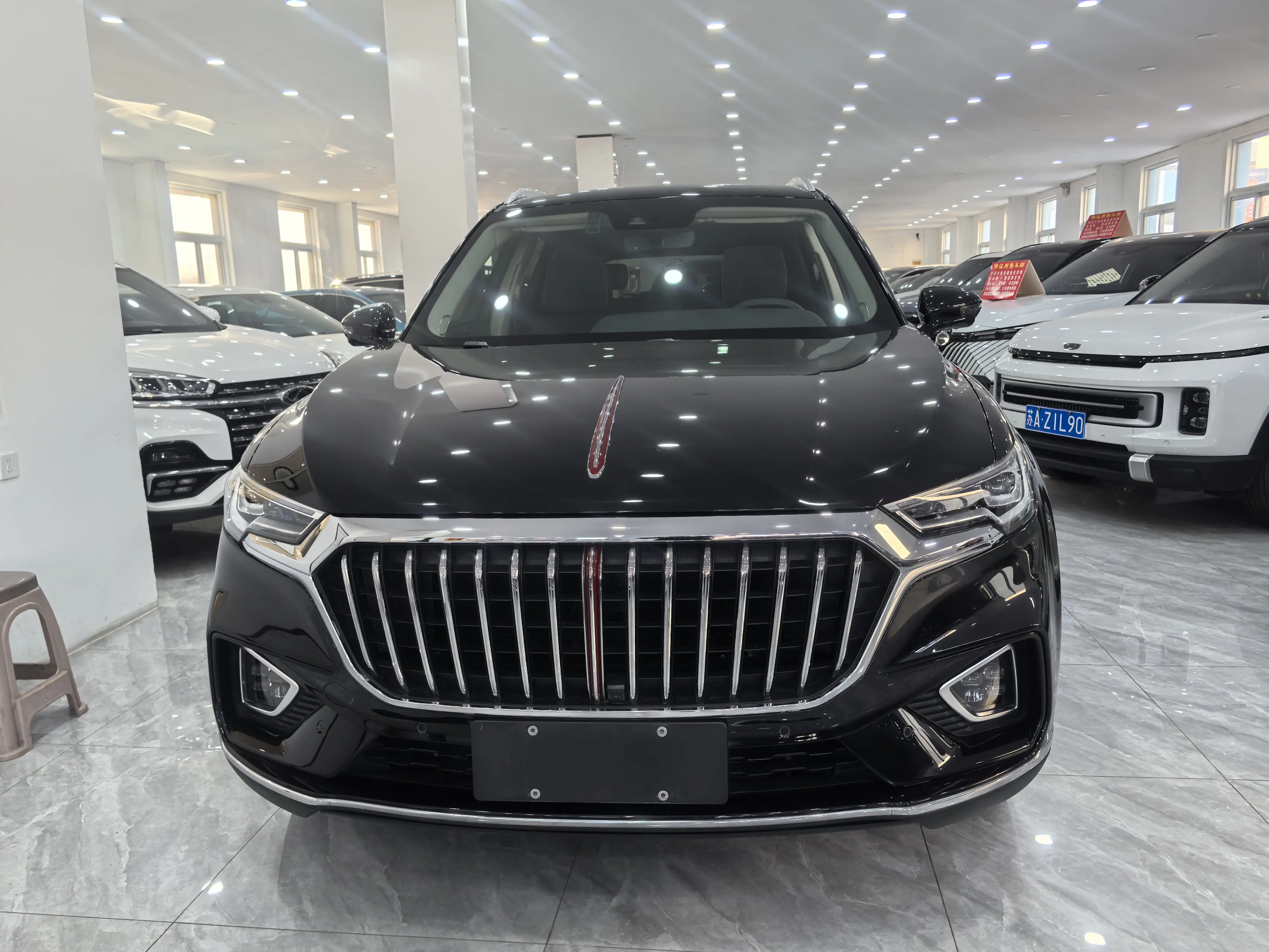 Hongqi HS5  из Китая