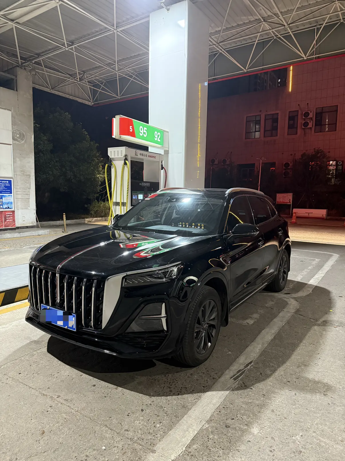 Hongqi HS5  из Китая