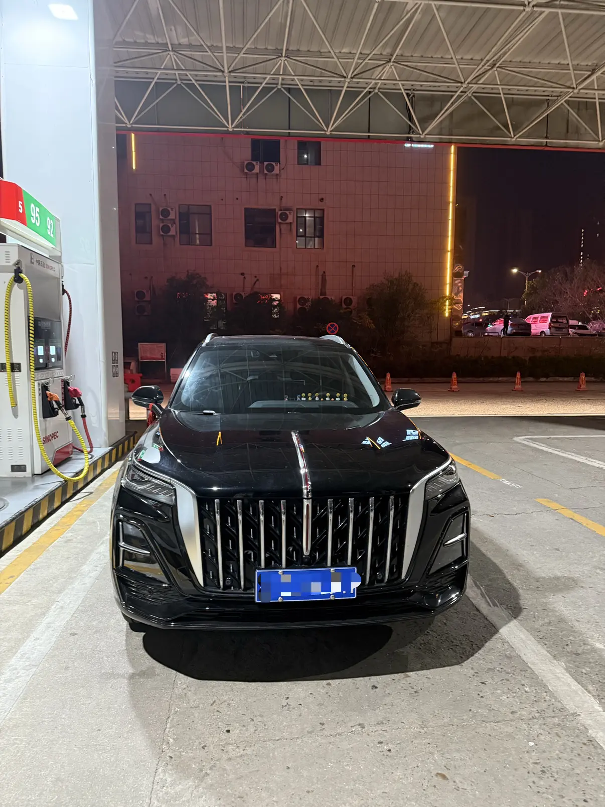 Hongqi HS5  из Китая