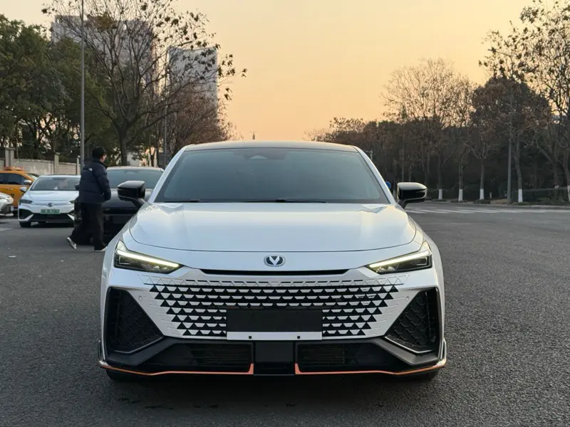 Changan UNI-V  из Китая