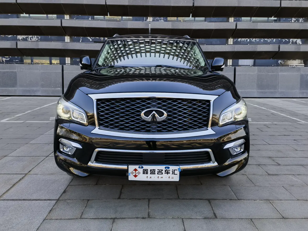 Infiniti QX80  из Китая