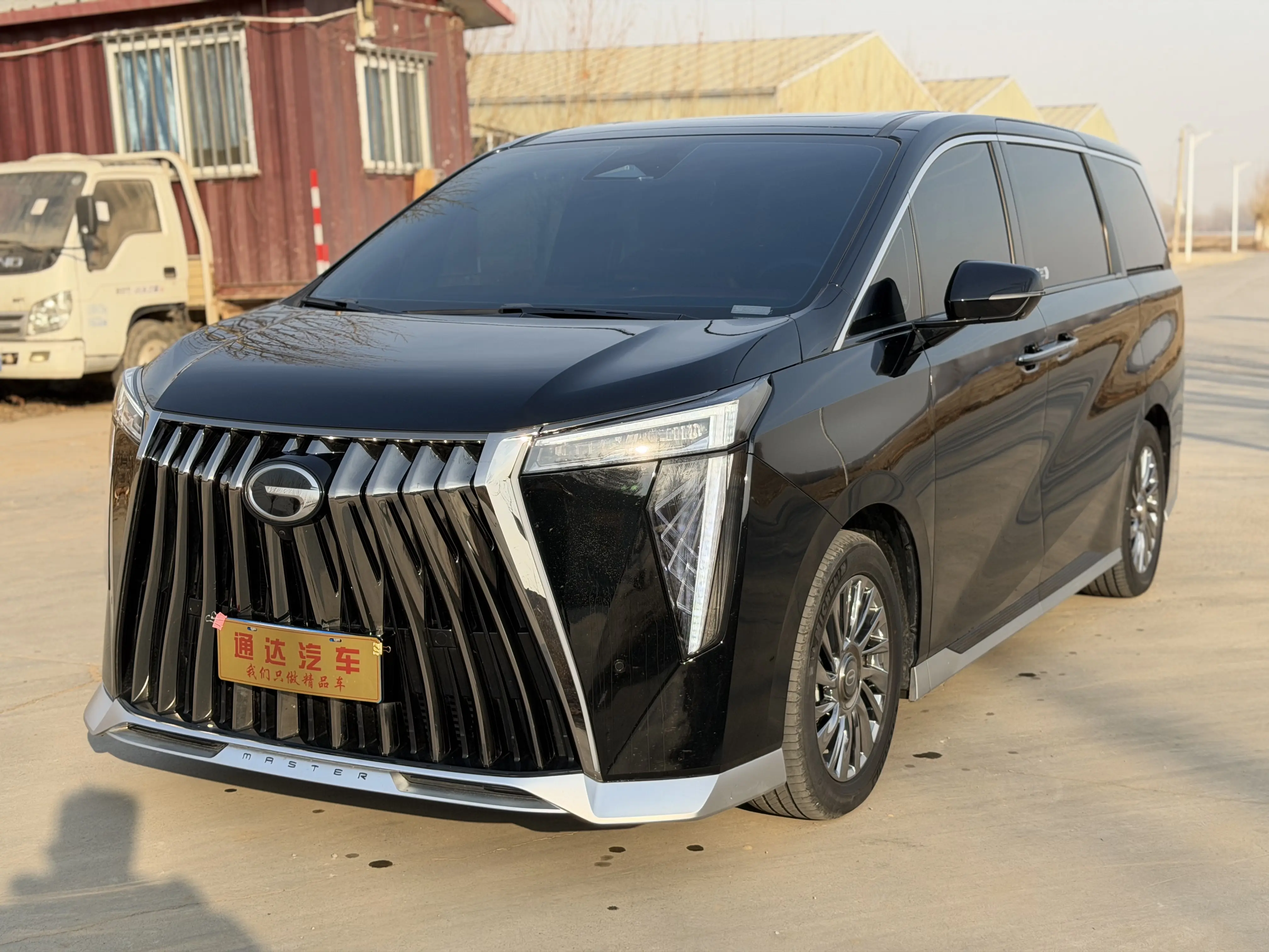 GAC Trumpchi M8  из Китая