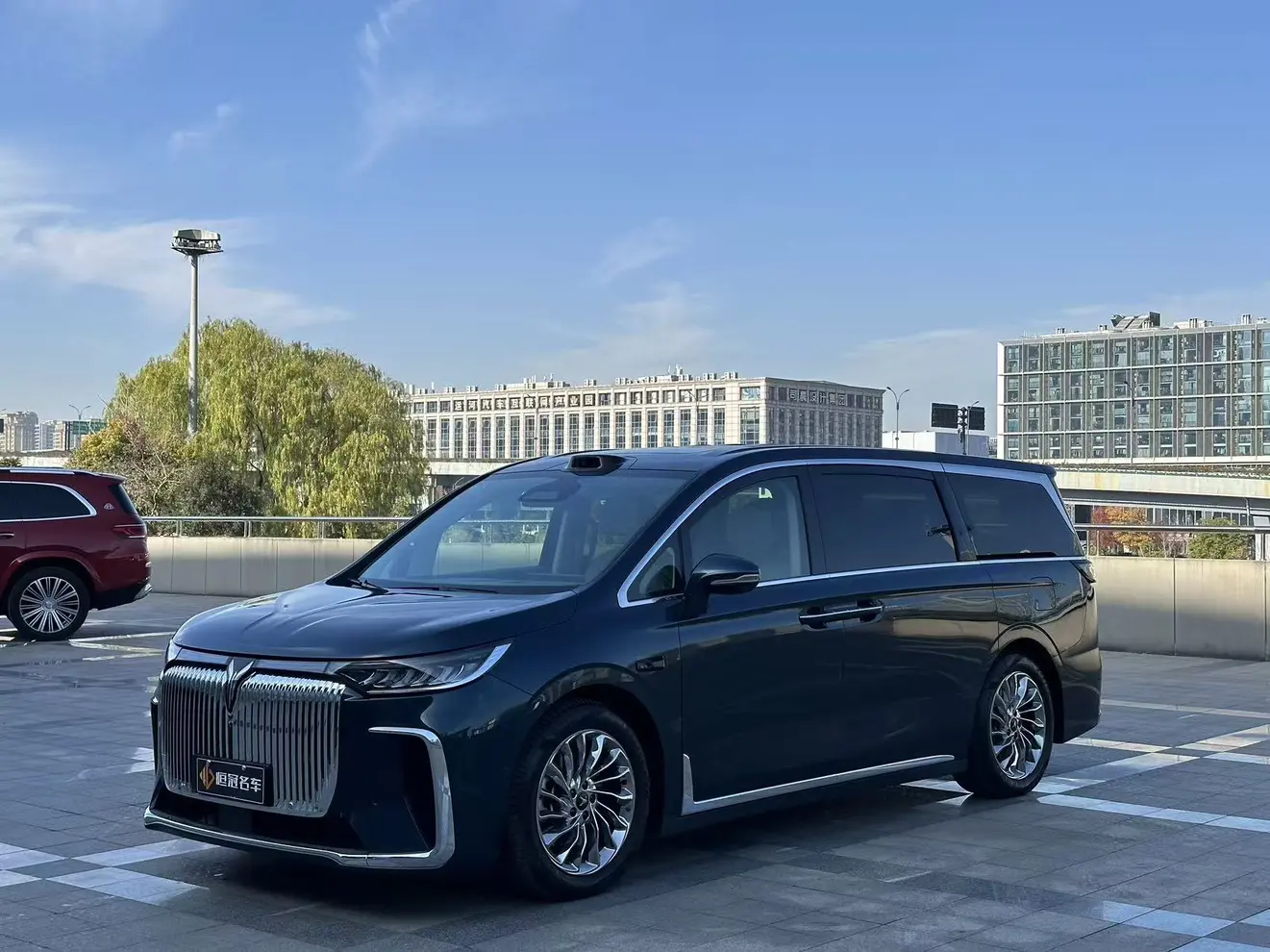 Voyah Lantu Dreamer PHEV  из Китая