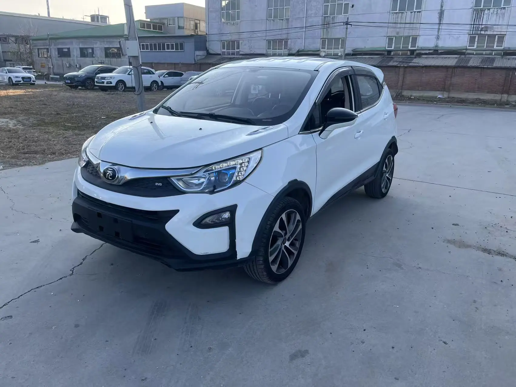 BYD Yuan  из Китая