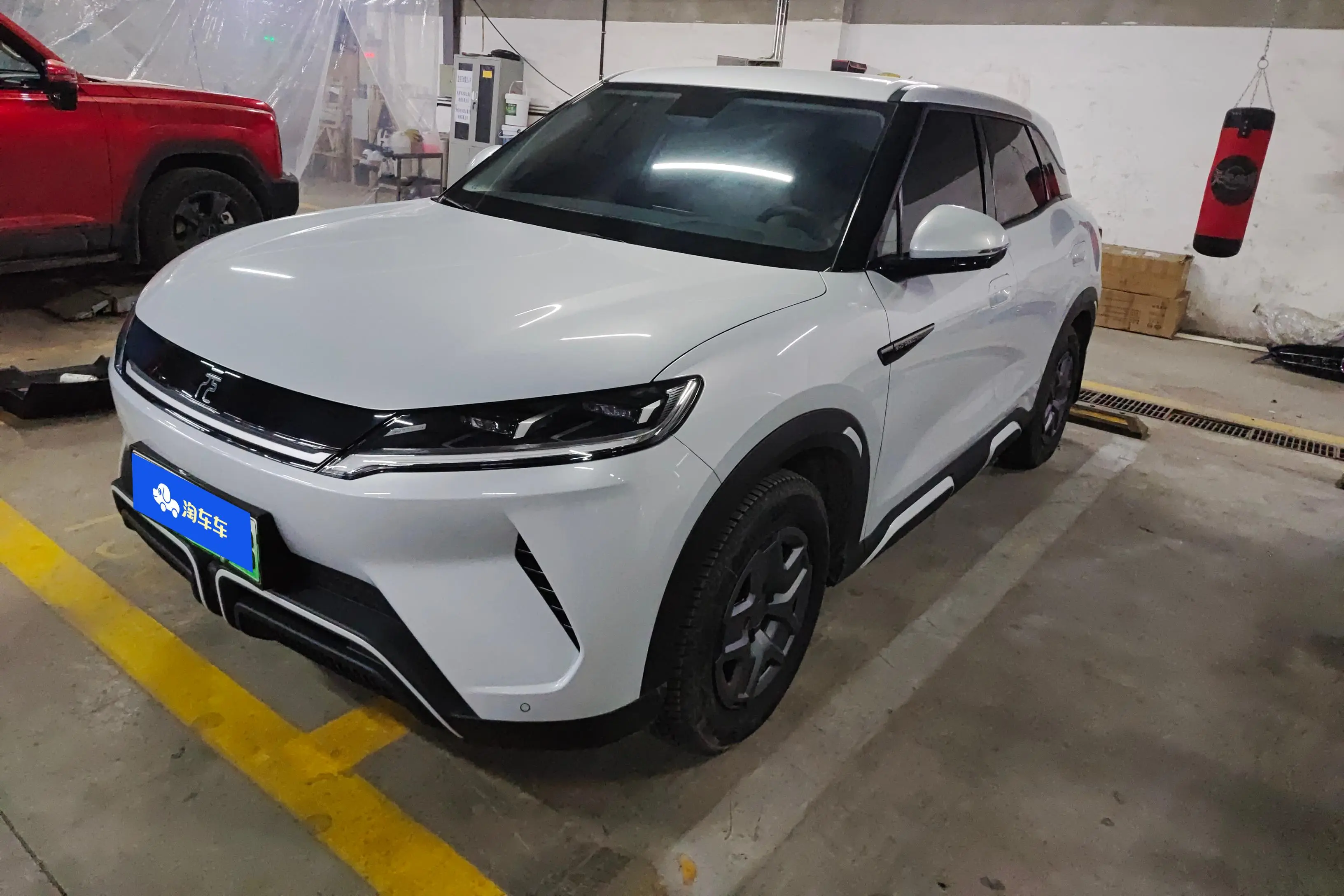 BYD Yuan UP  из Китая