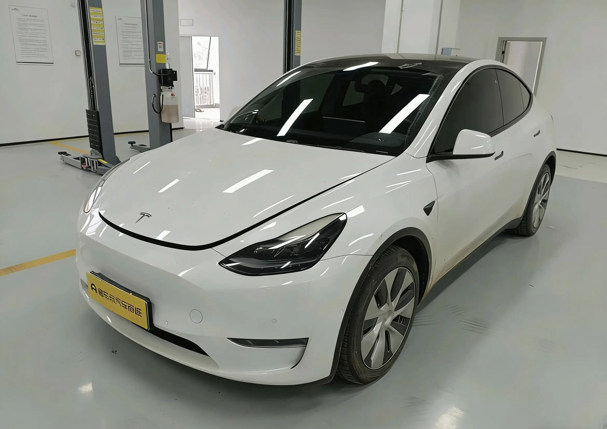 Tesla Model Y  из Китая