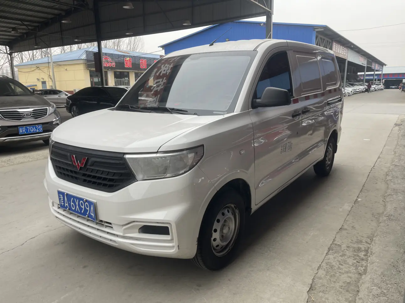 Wuling Hongguang V  из Китая