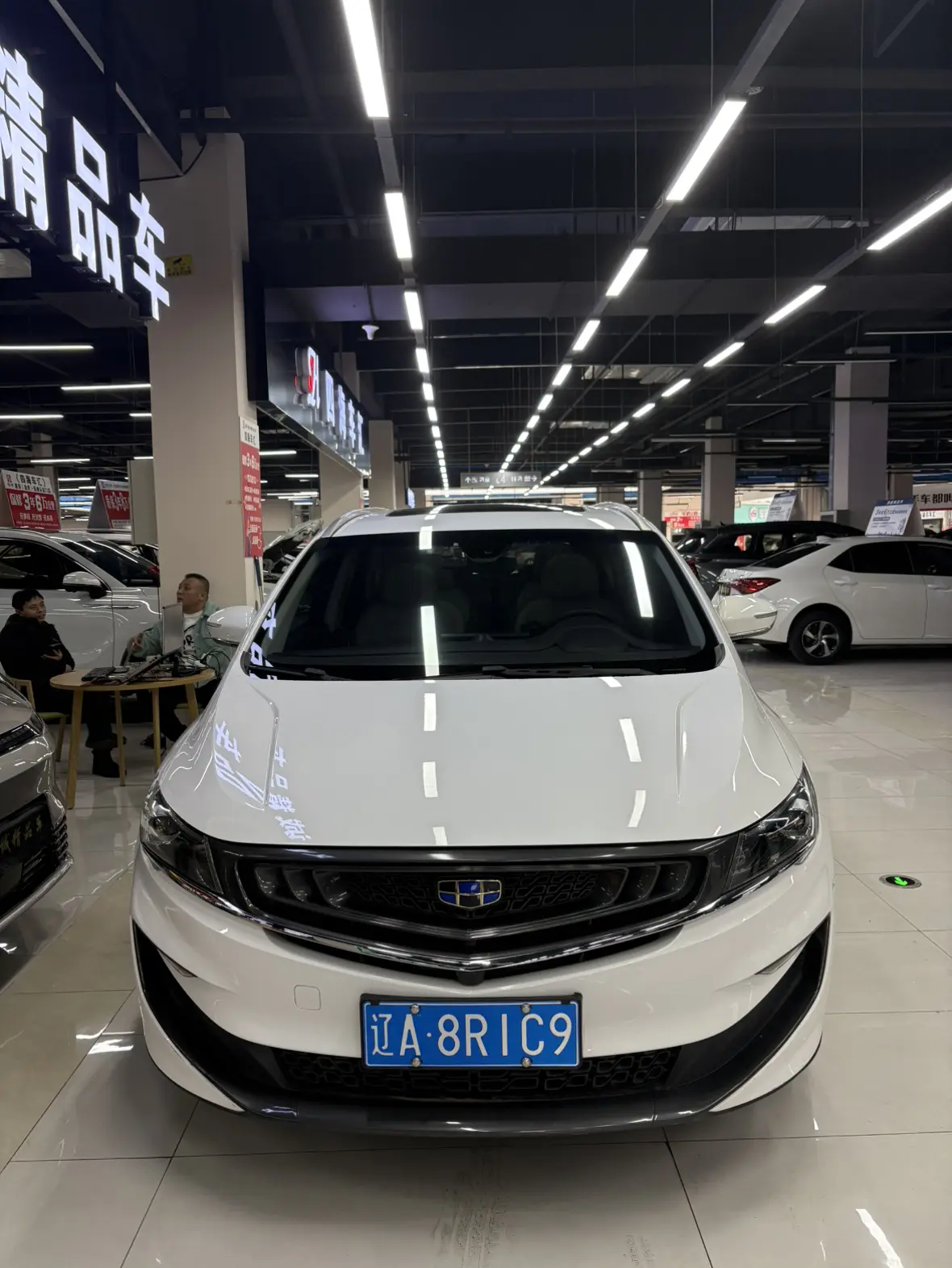 Geely Jiaji  из Китая