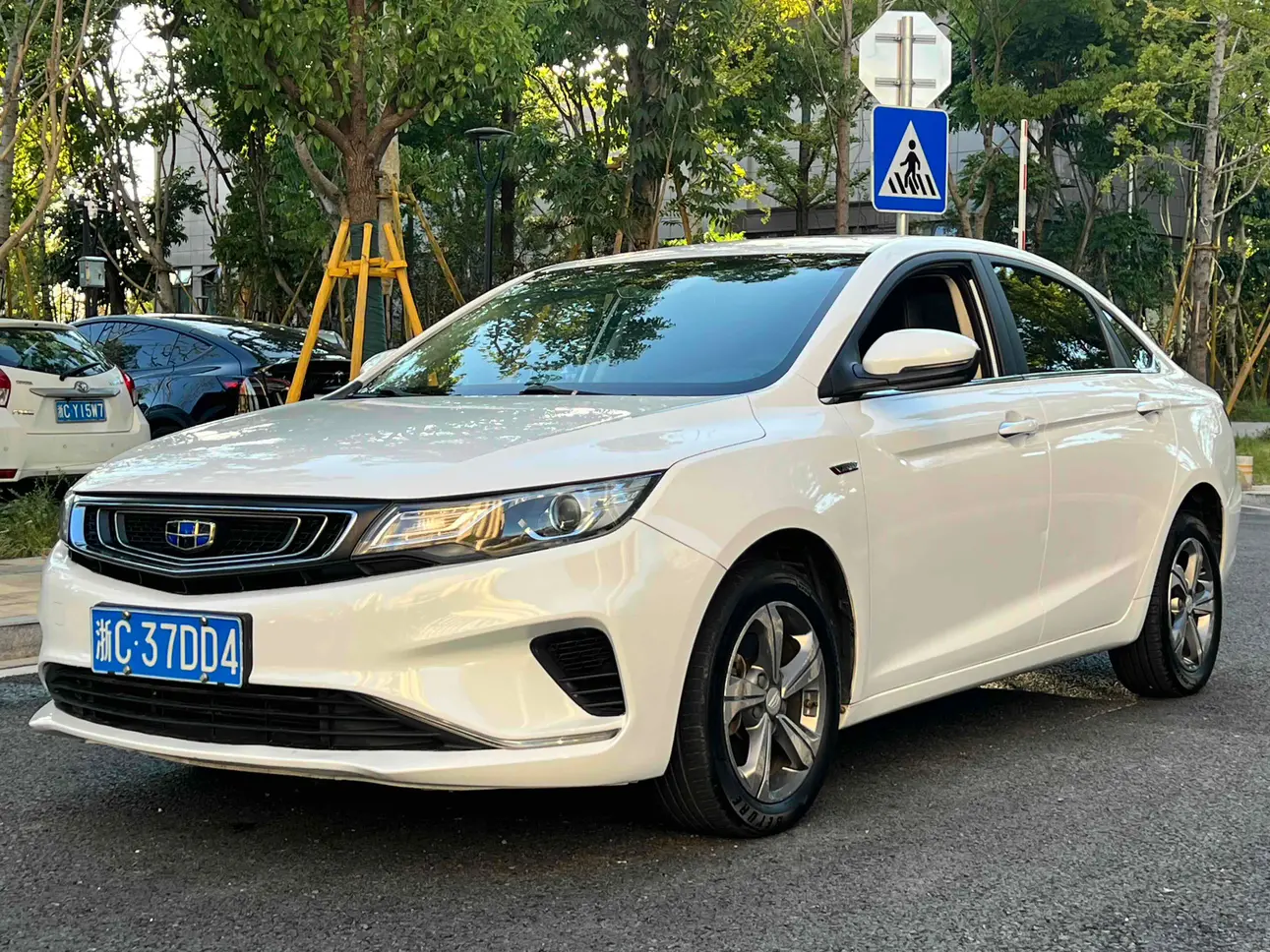Geely Emgrand GL  из Китая