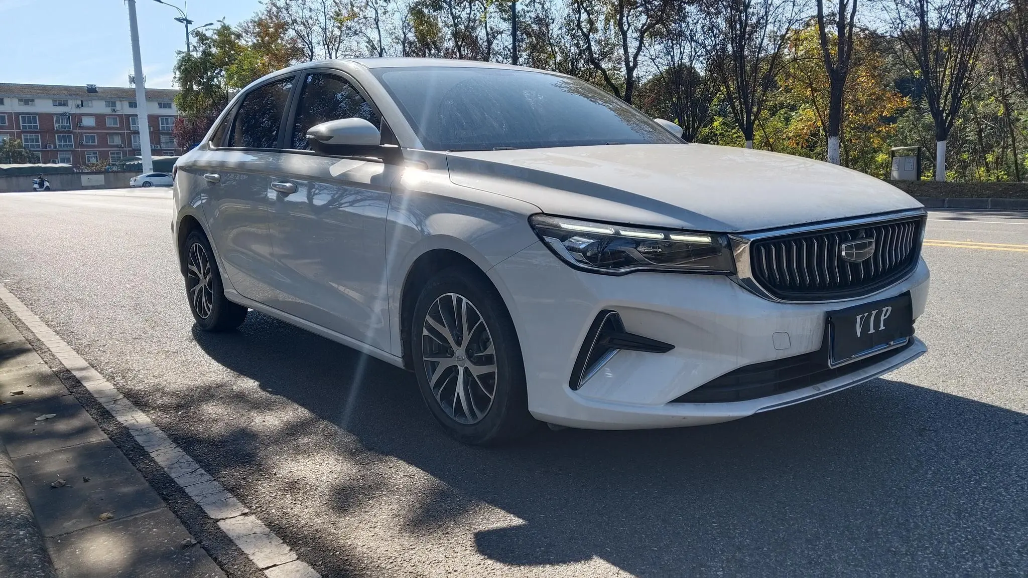 Geely Emgrand  из Китая