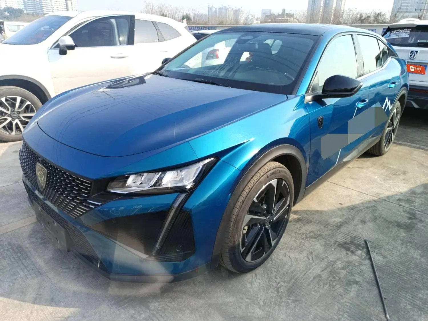 Peugeot 408X  из Китая