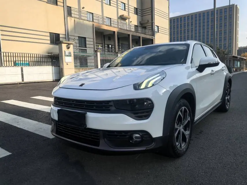 Lynk & Co 02  из Китая