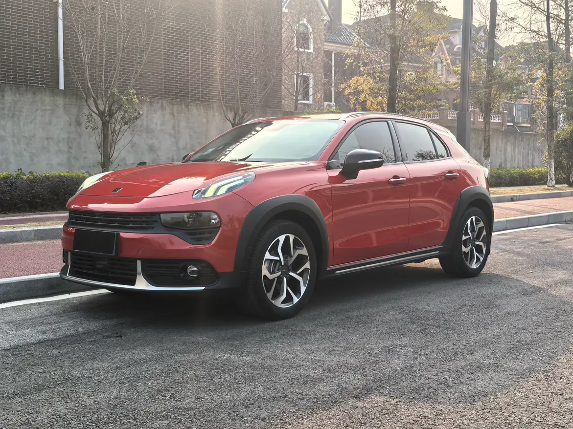 Lynk & Co 02  из Китая