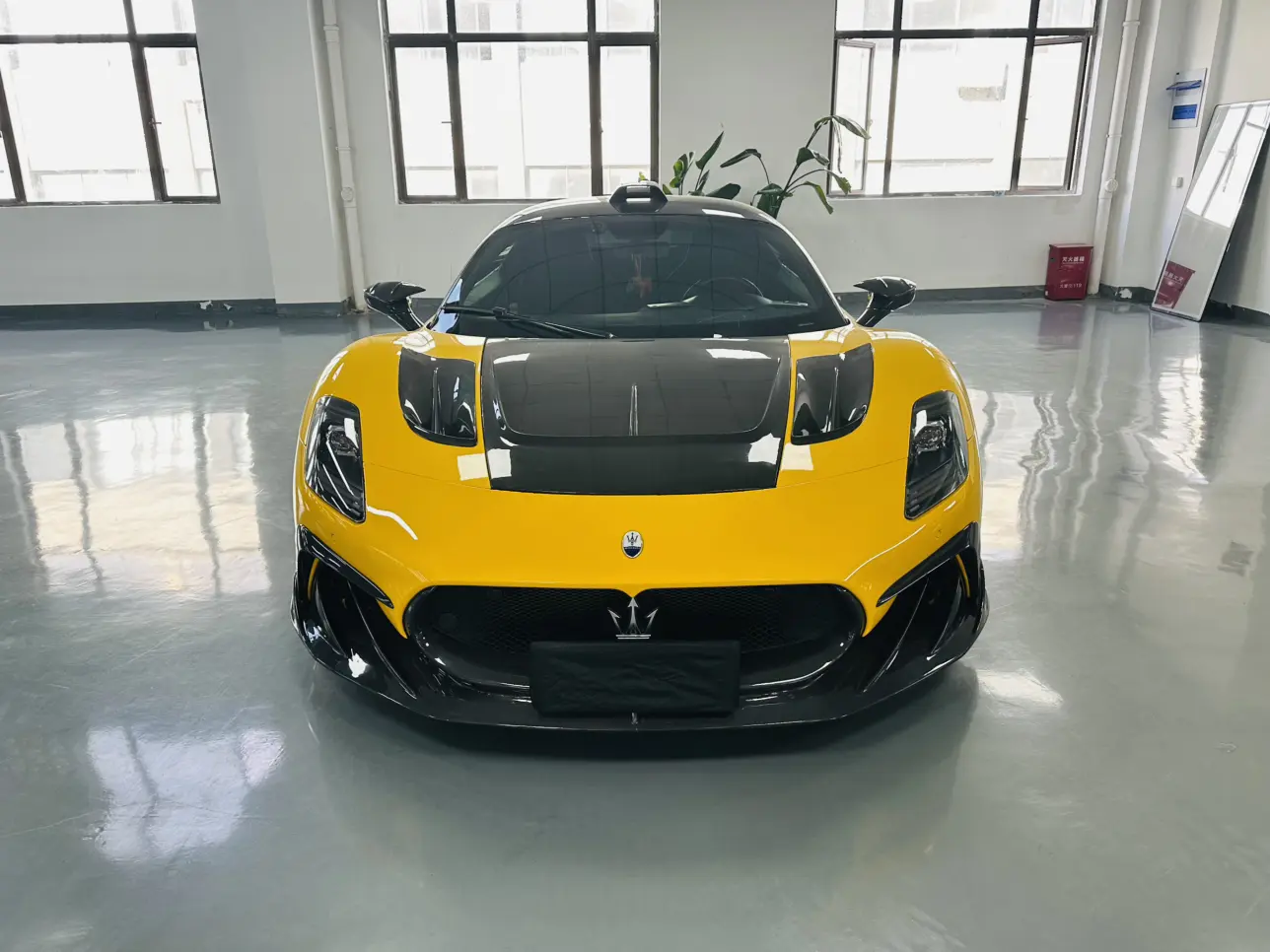 Maserati MC20  из Китая