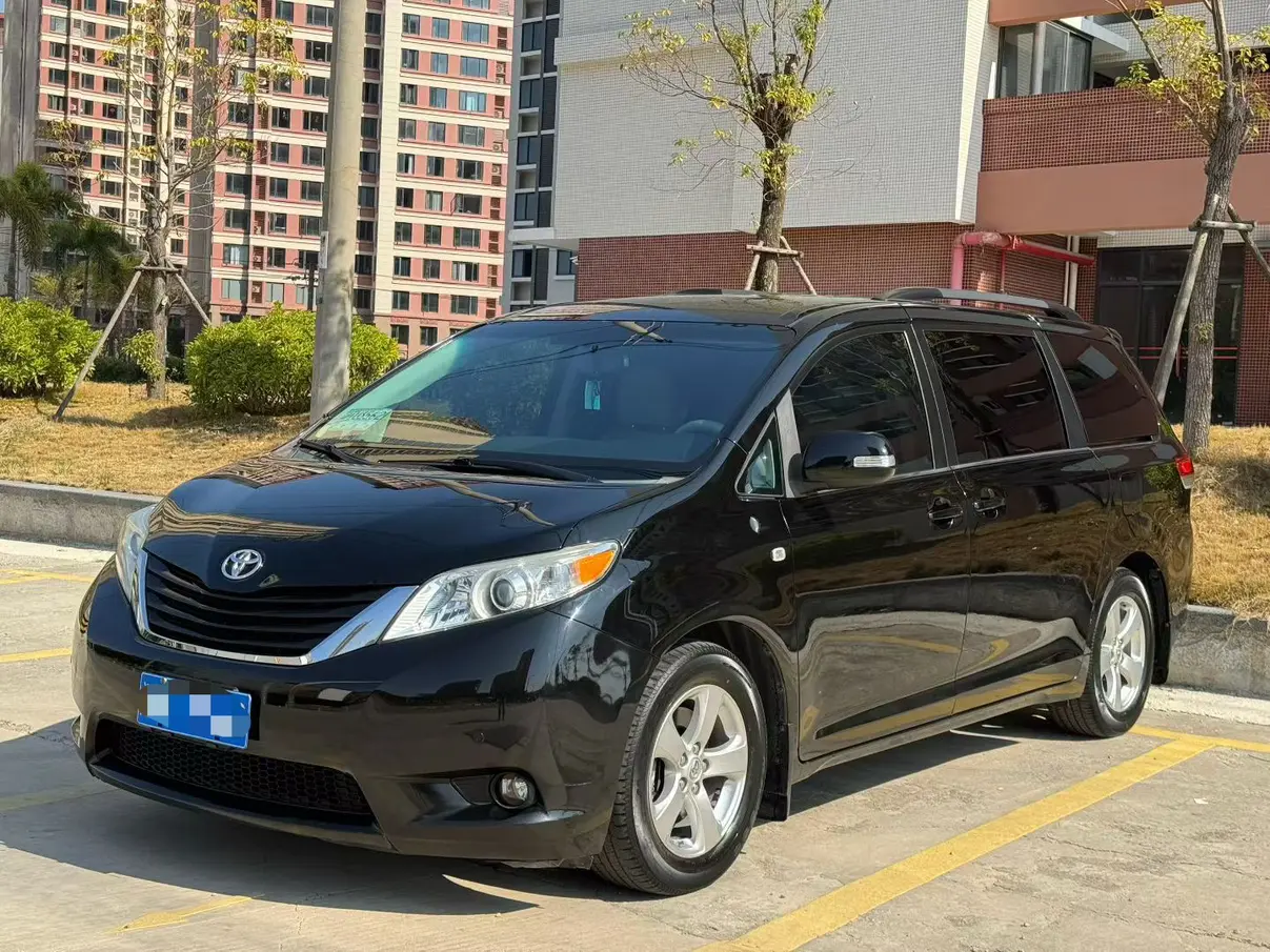 Toyota Sienna  из Китая