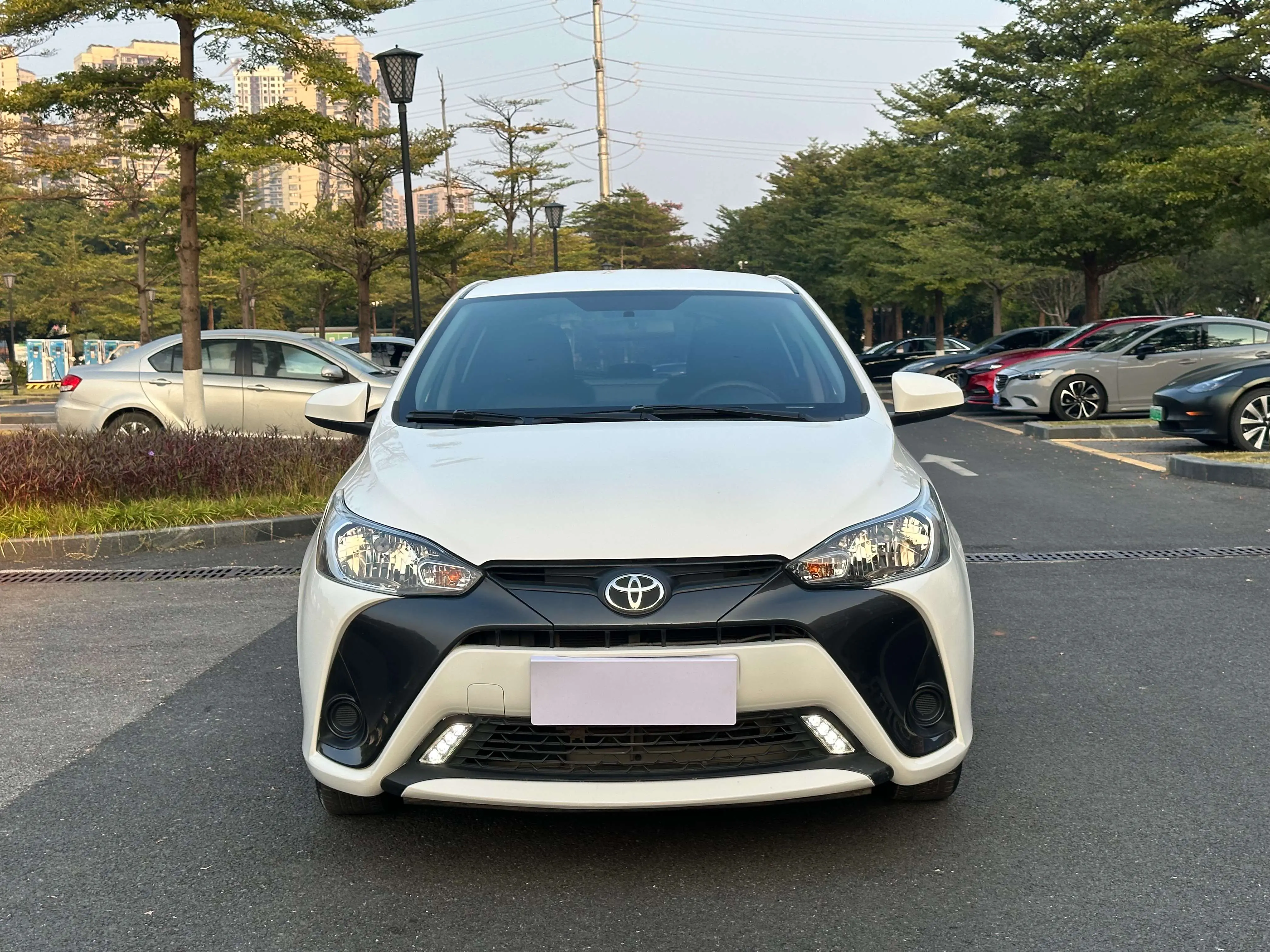 Toyota Yaris L  из Китая
