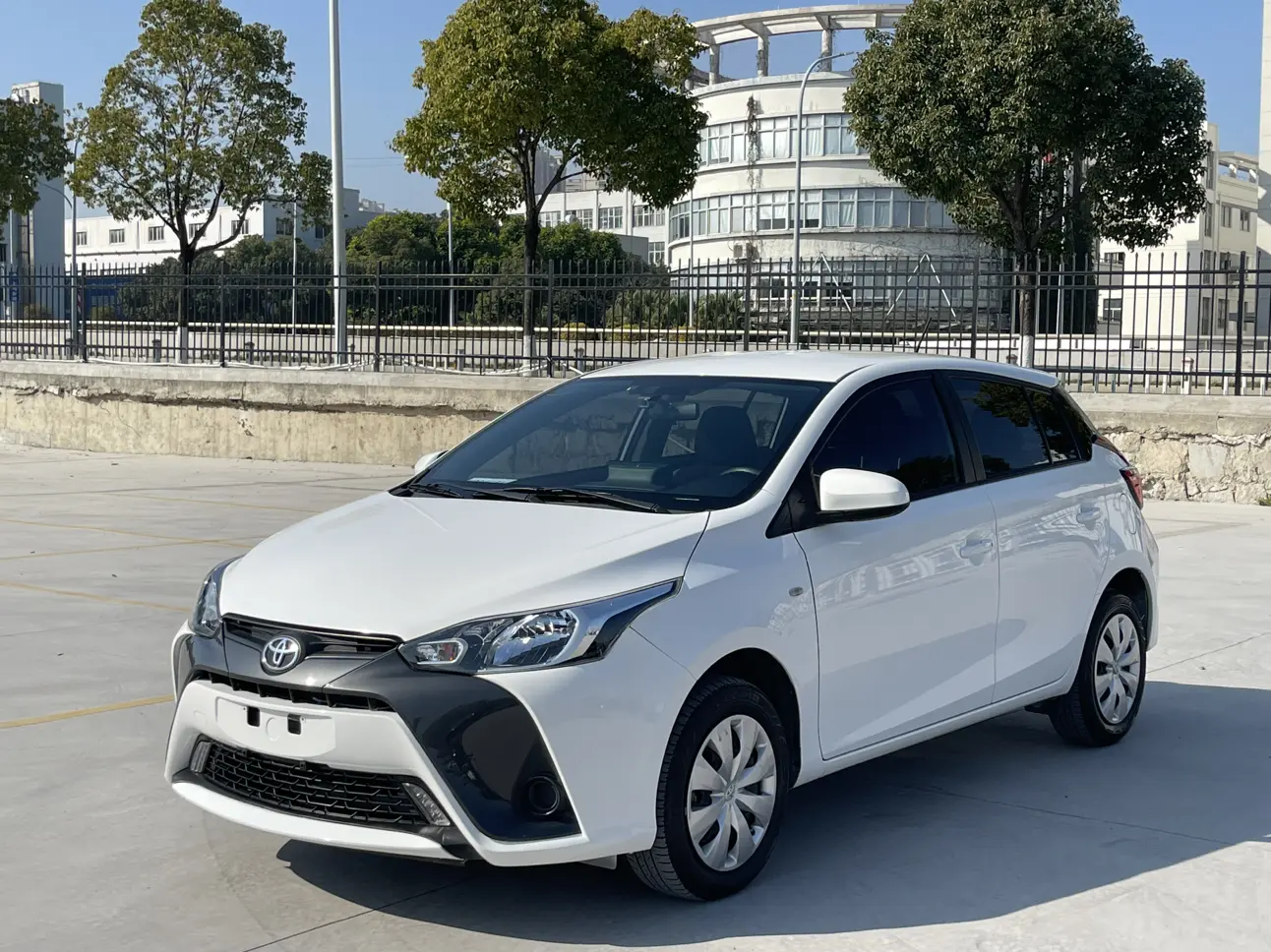 Toyota Yaris L  из Китая