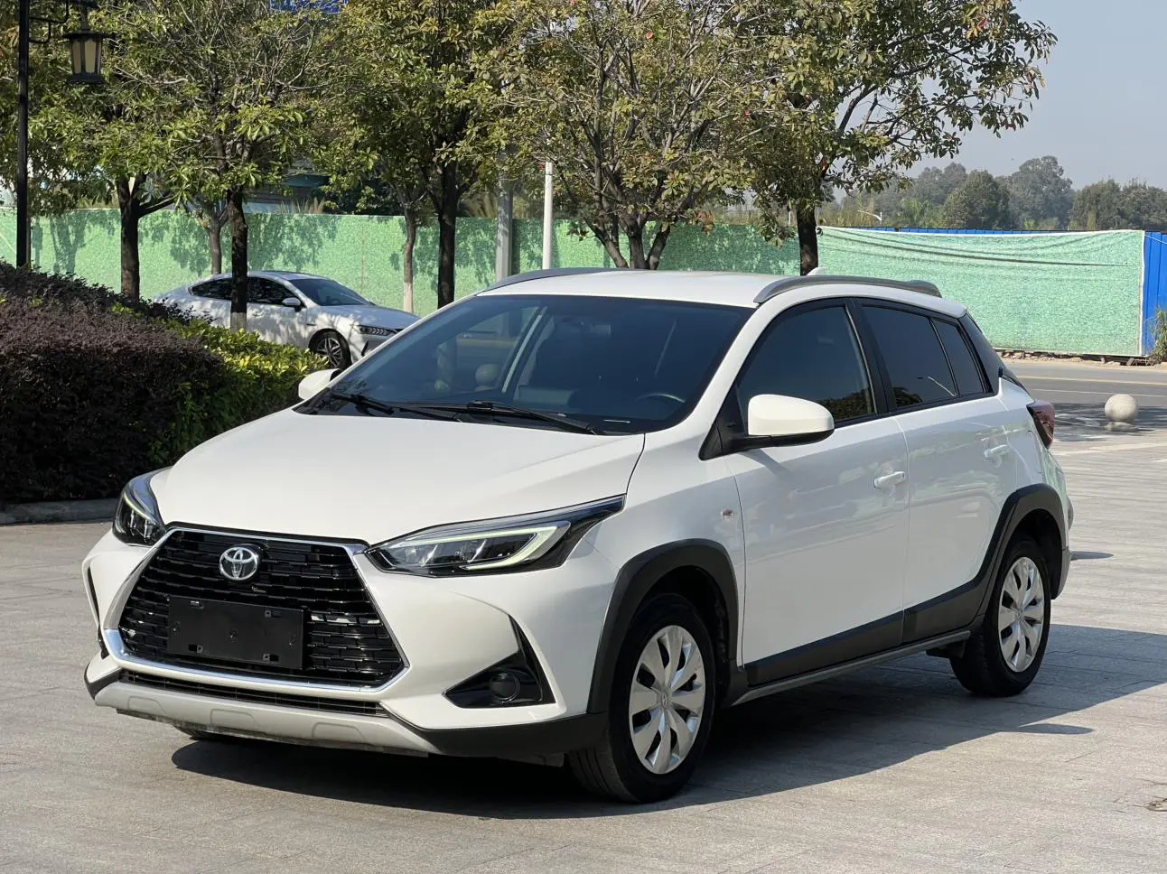 Toyota Yaris L  из Китая