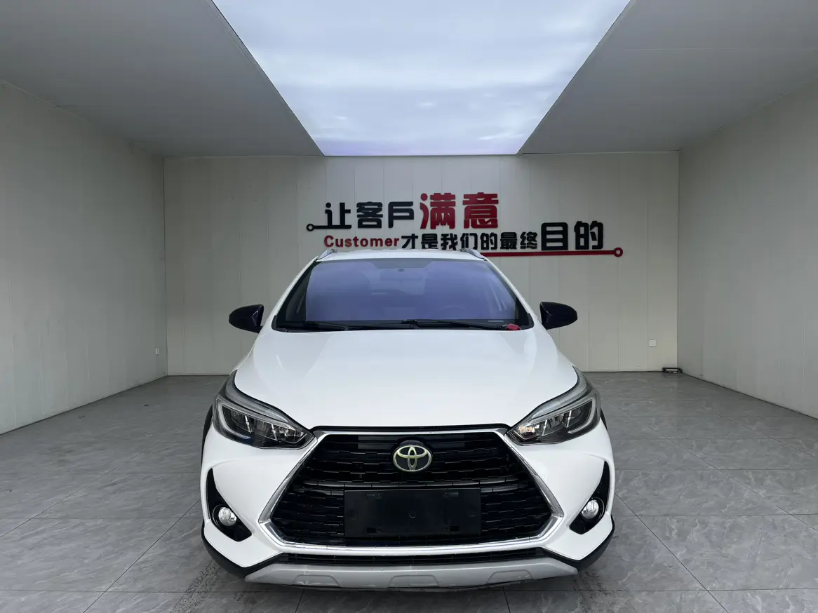 Toyota Yaris L  из Китая