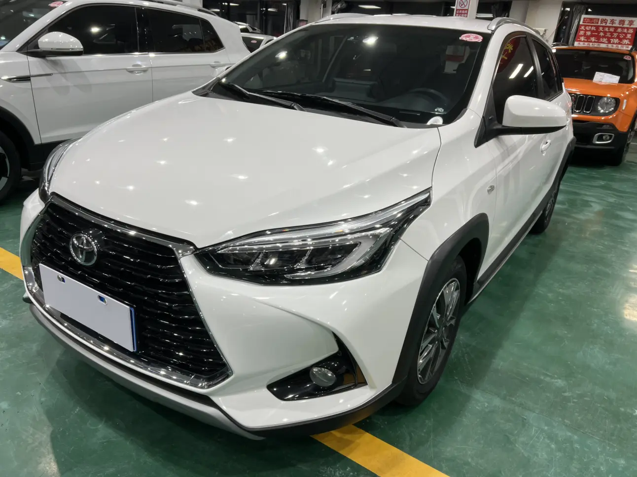 Toyota Yaris L  из Китая