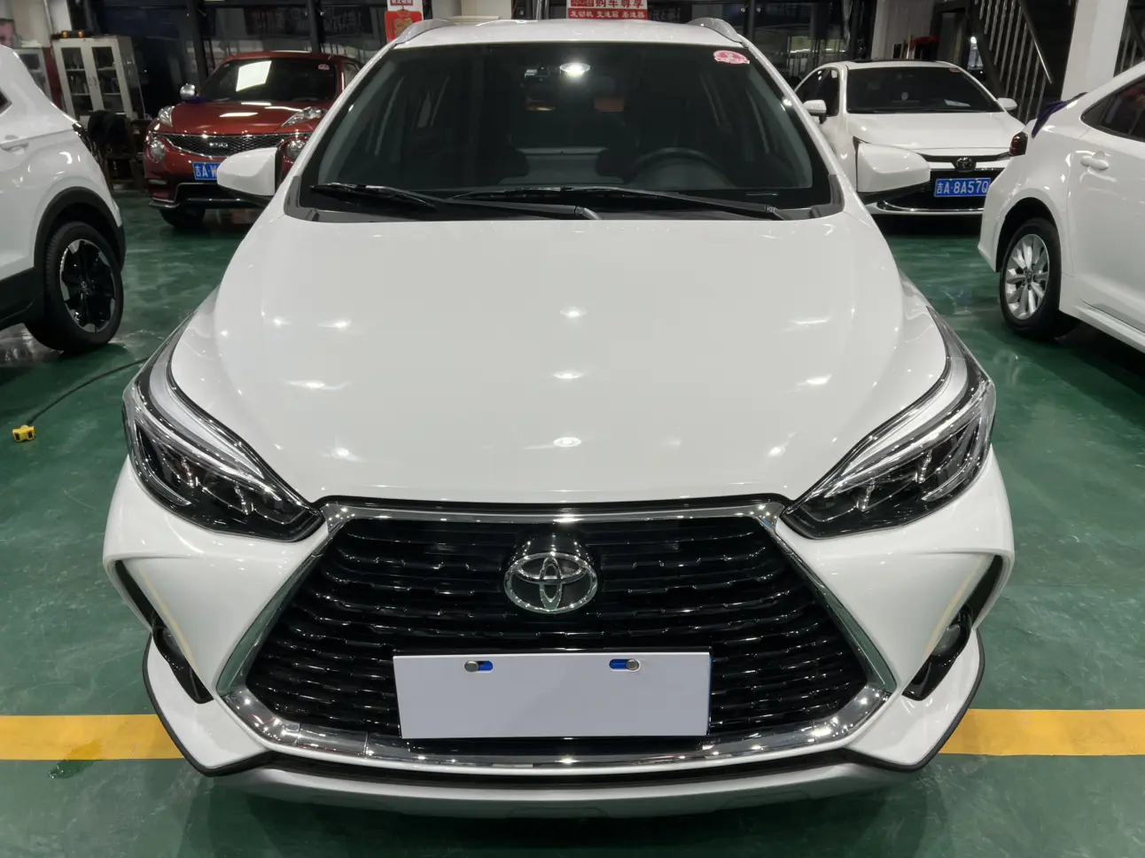 Toyota Yaris L  из Китая