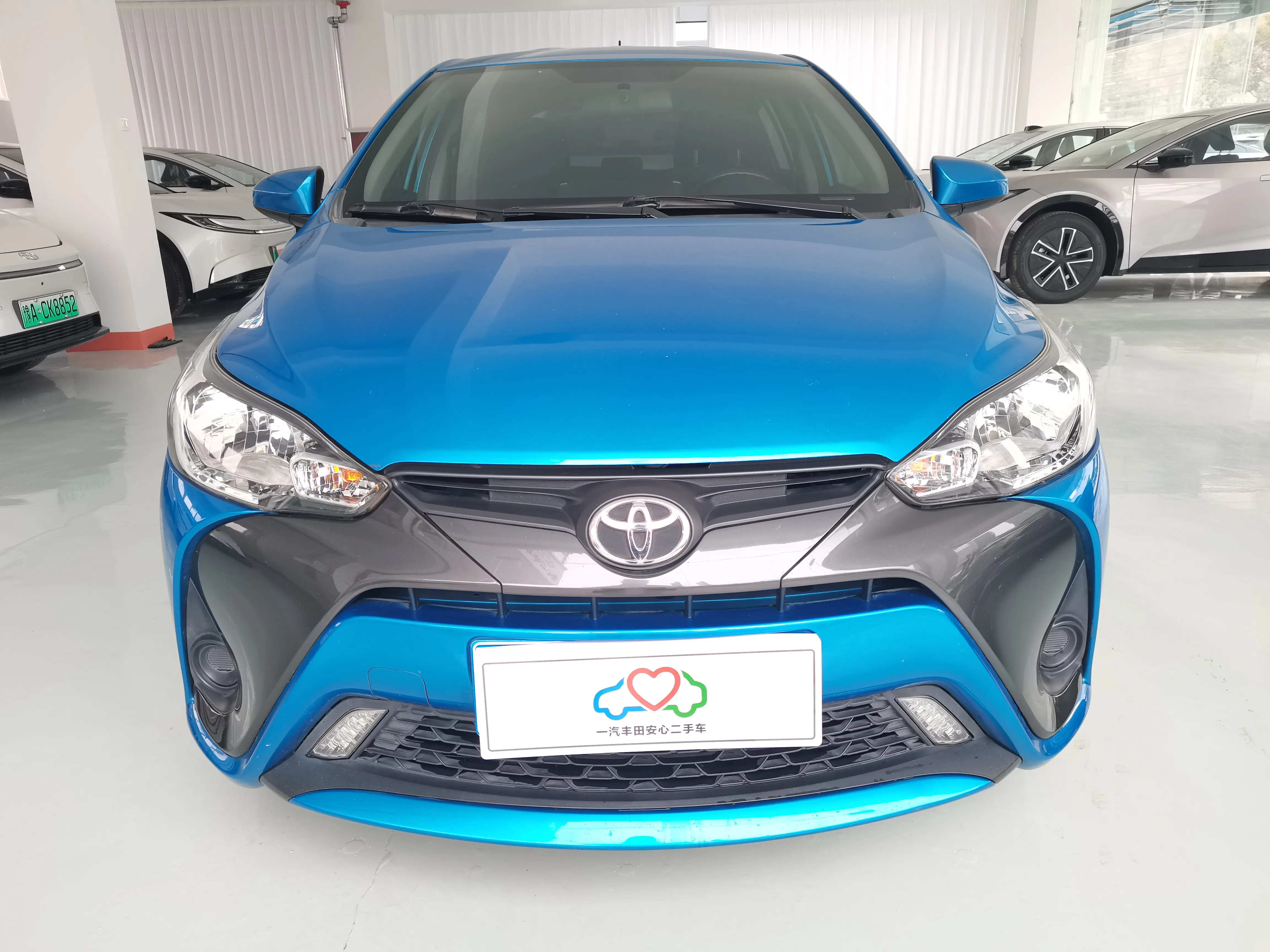 Toyota Yaris L  из Китая