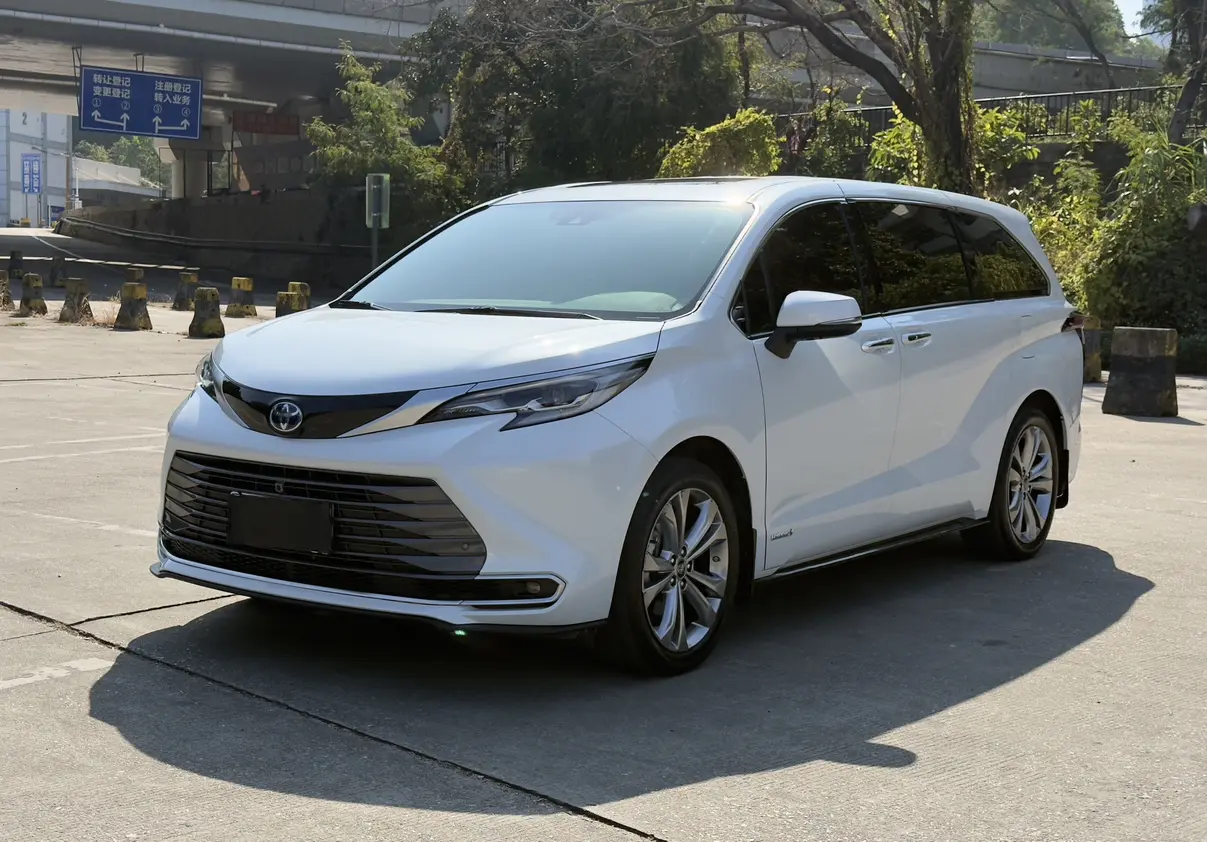 Toyota Sienna  из Китая