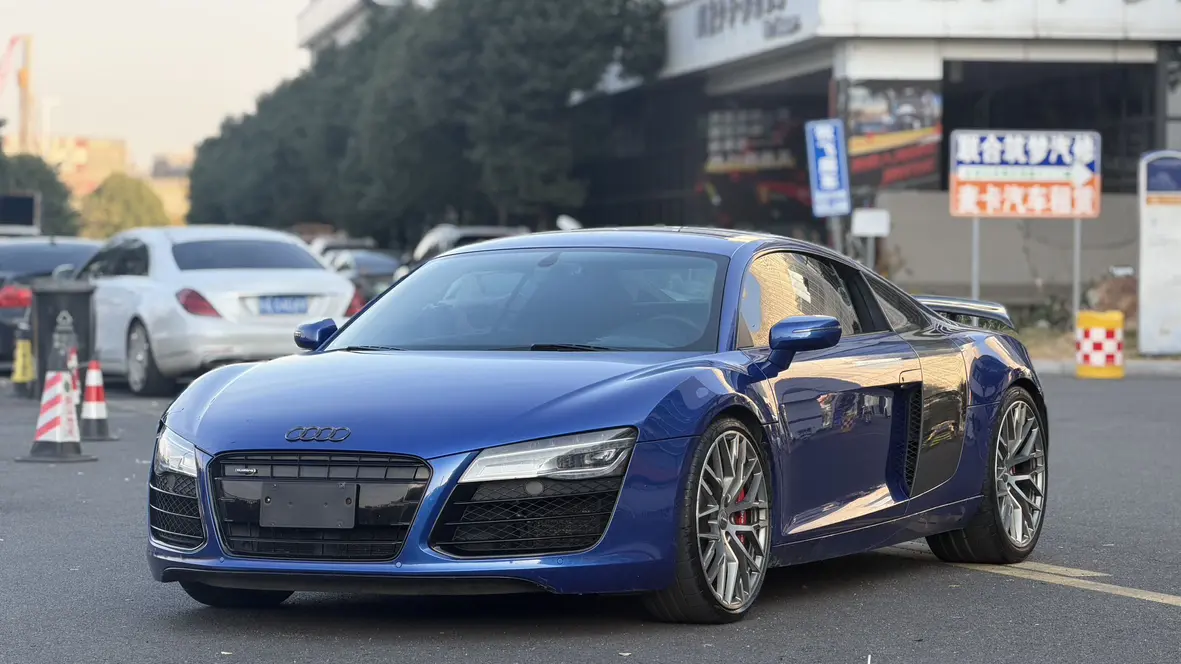 Audi R8  из Китая