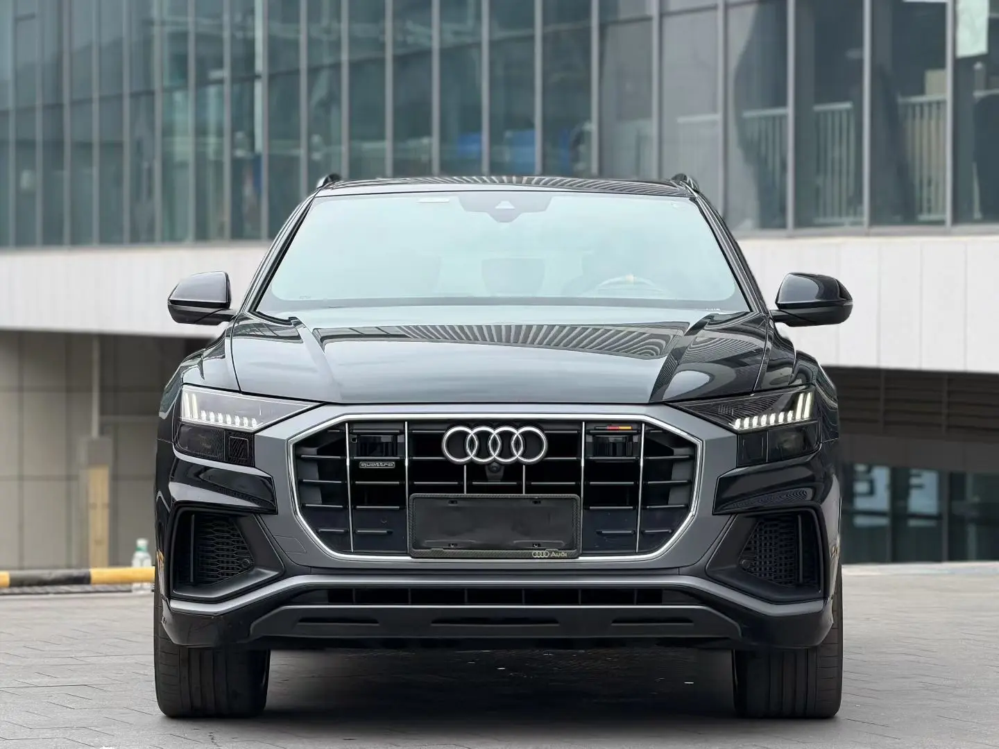 Audi Q8  из Китая