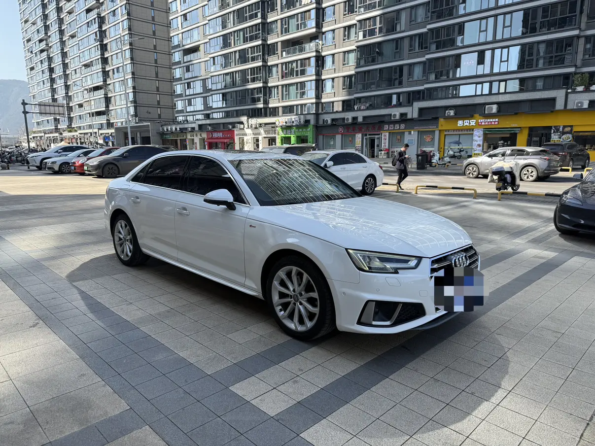 Audi A4L  из Китая
