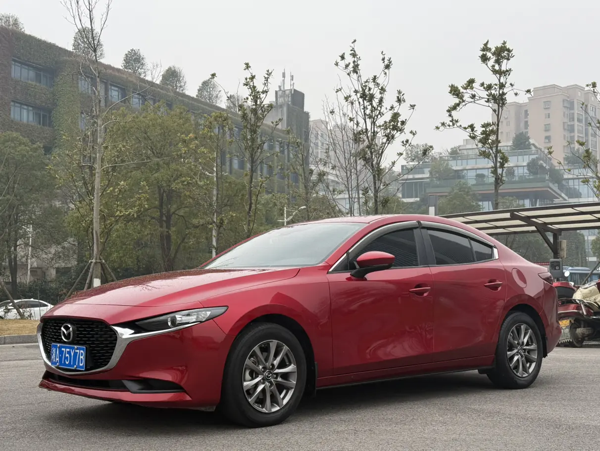 Mazda Axela (Mazda3)  из Китая