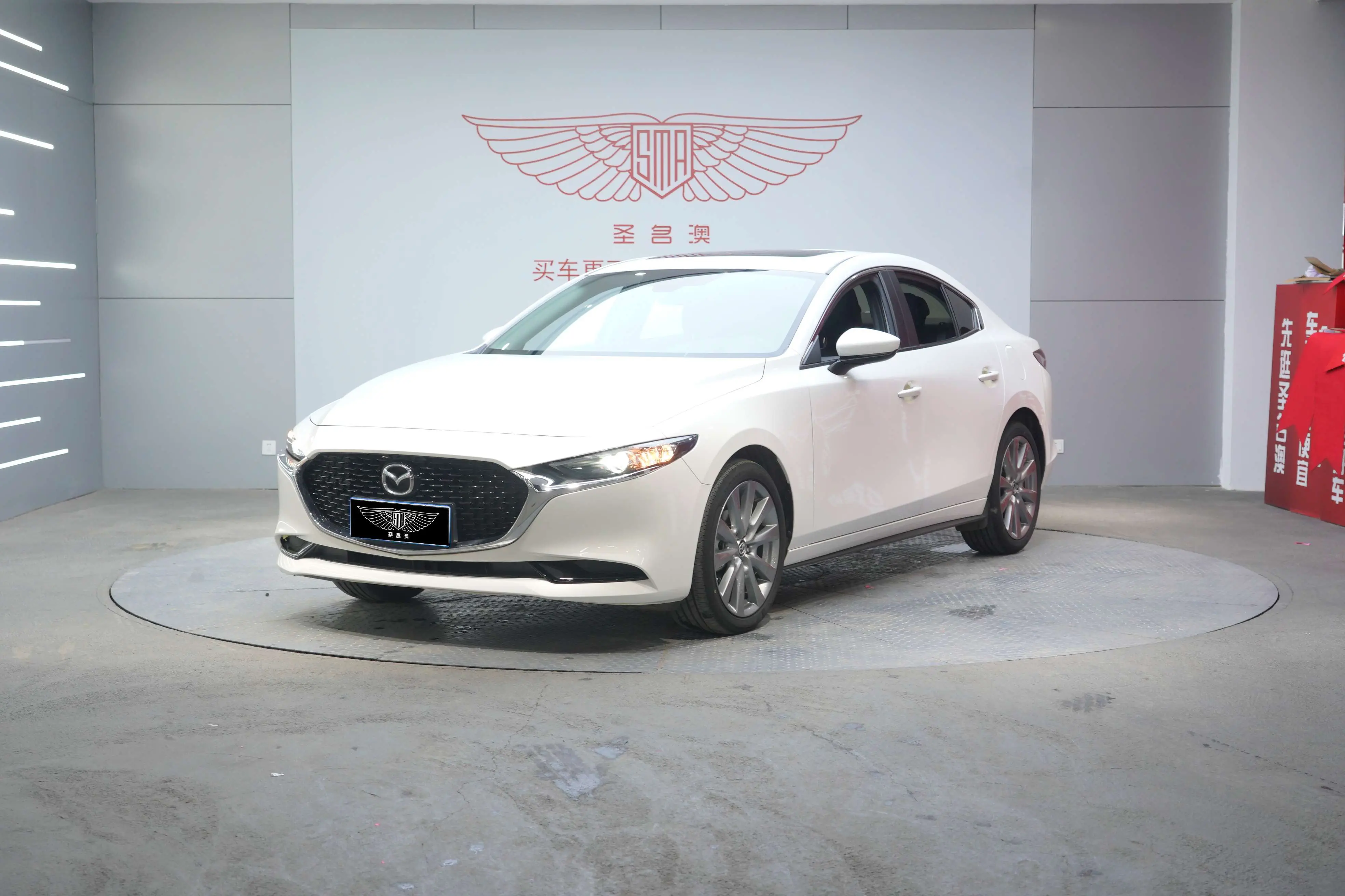 Mazda Axela (Mazda3)  из Китая