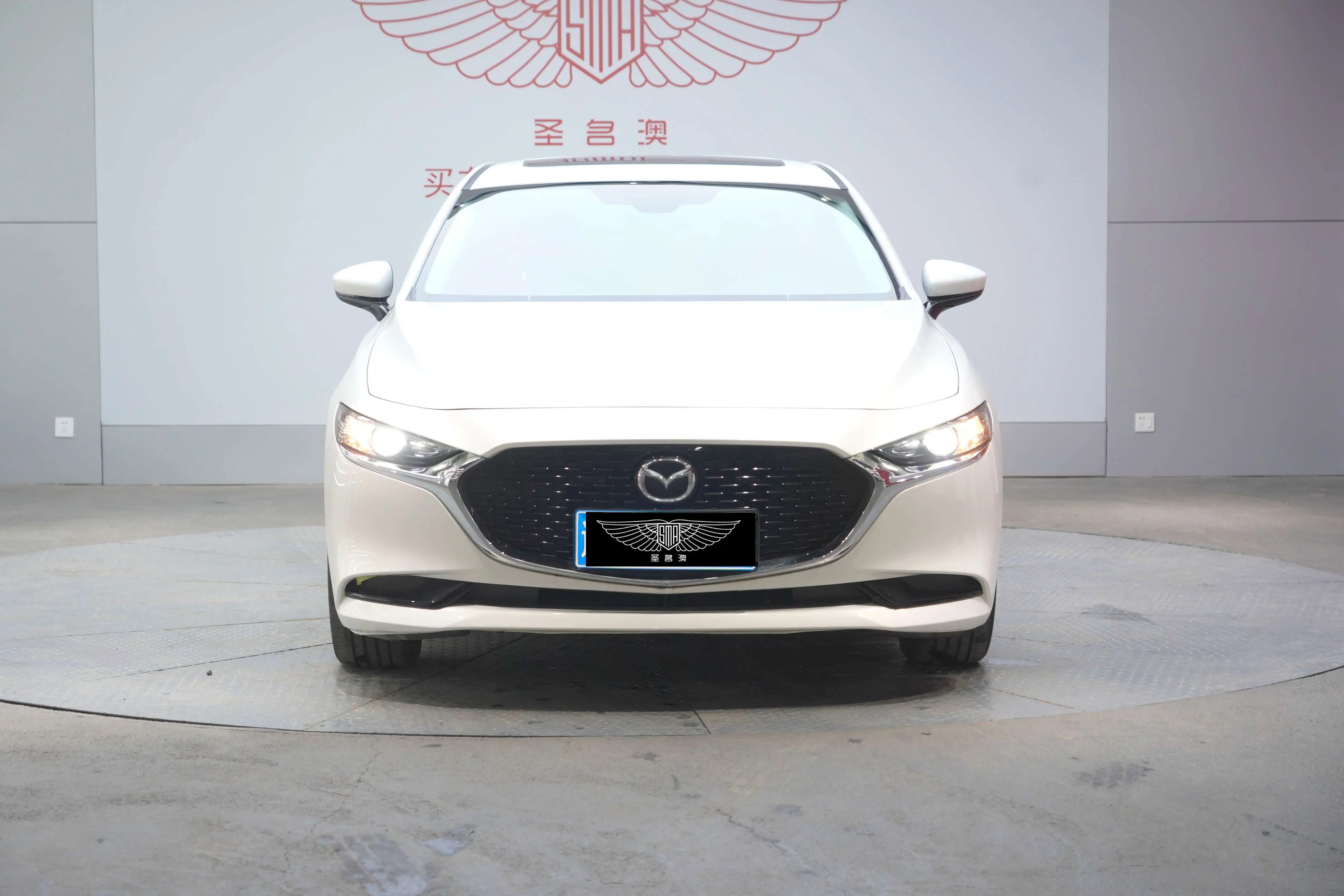 Mazda Axela (Mazda3)  из Китая