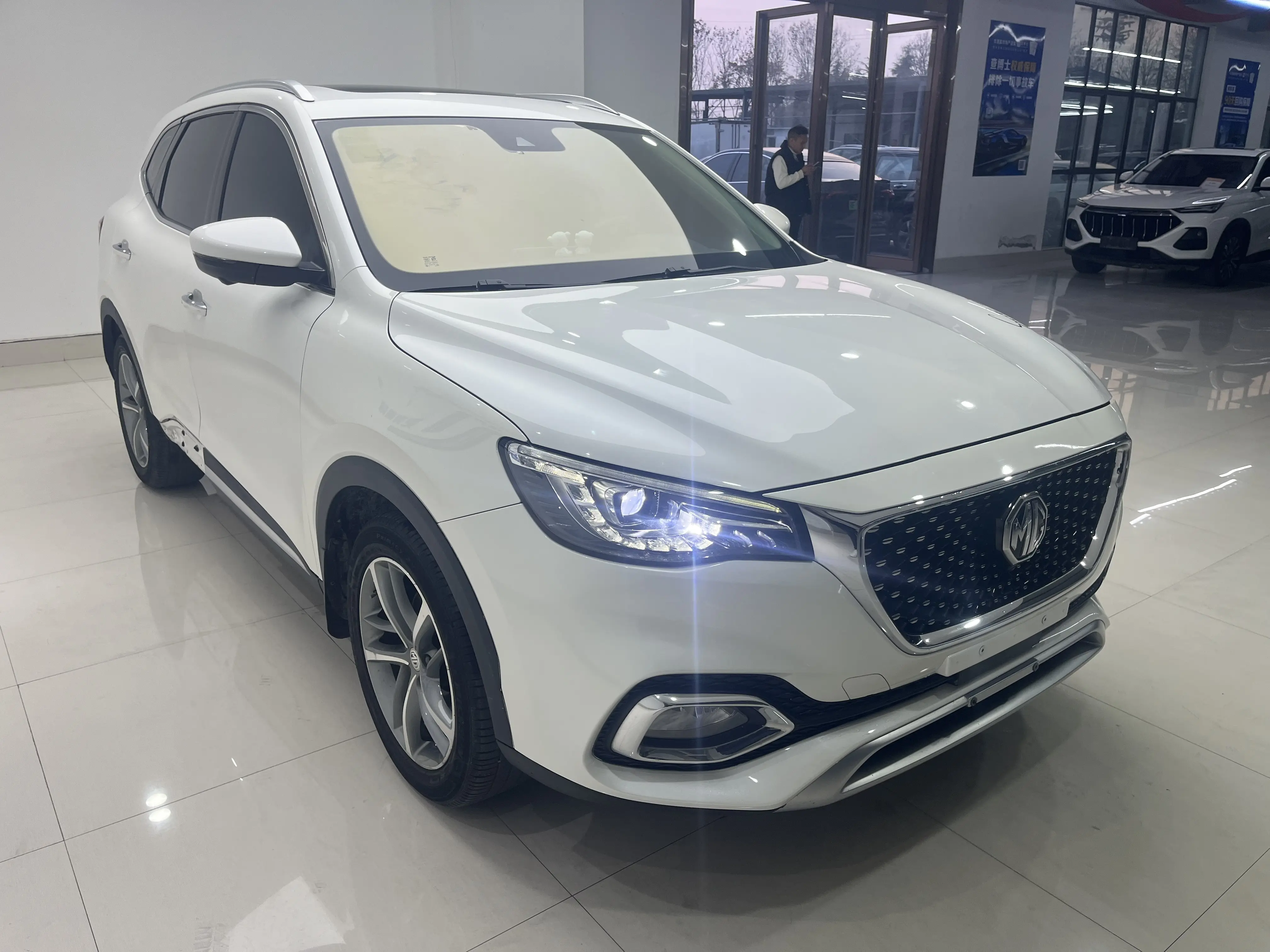 MG H.S.  из Китая