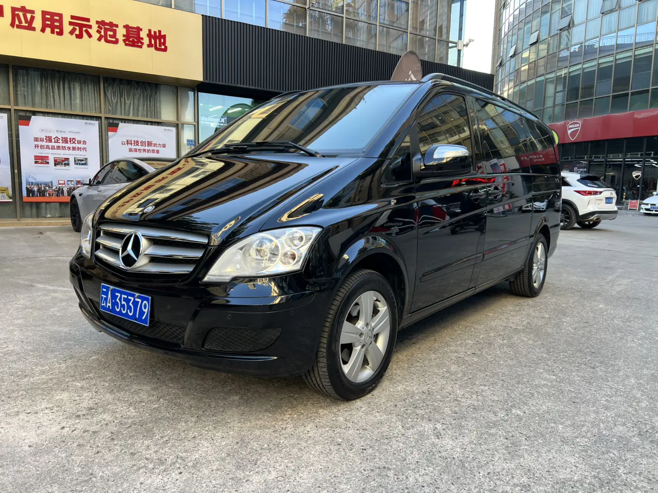 Mercedes-Benz Viano  из Китая