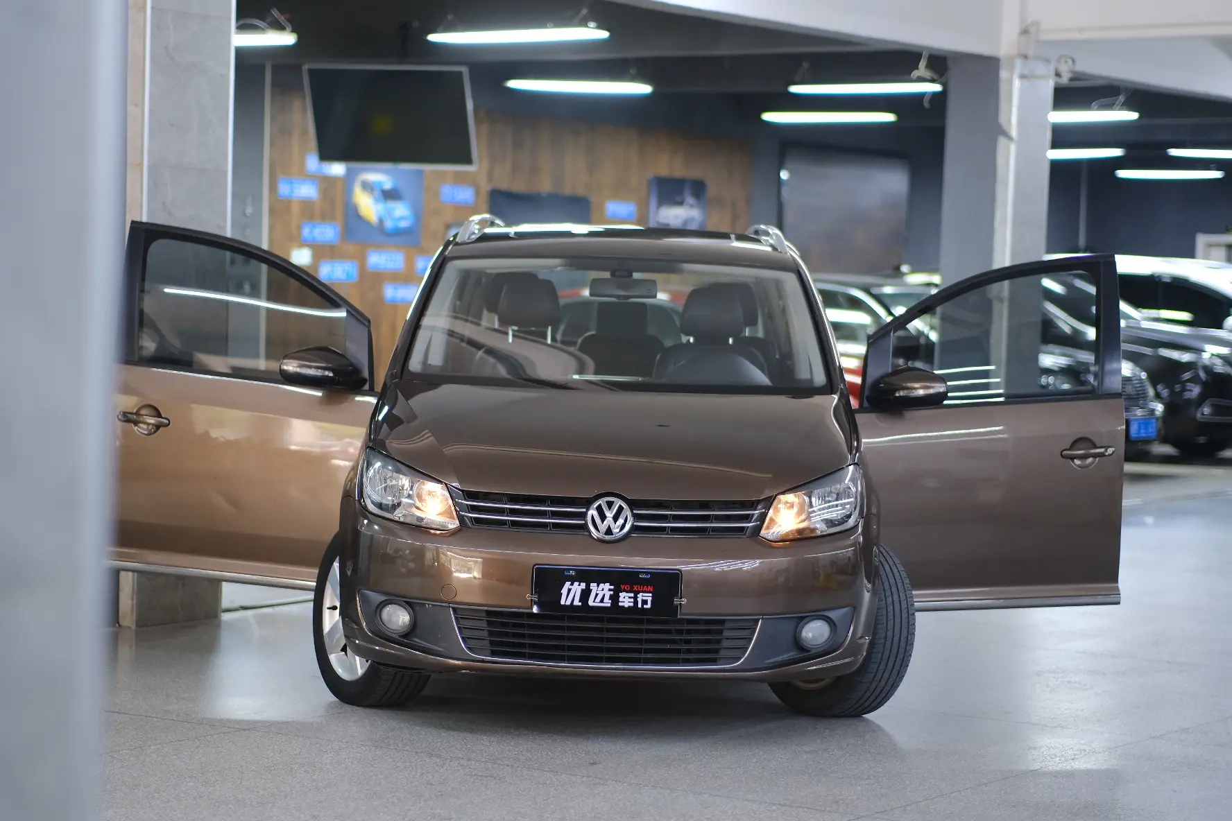 Volkswagen Touran  из Китая