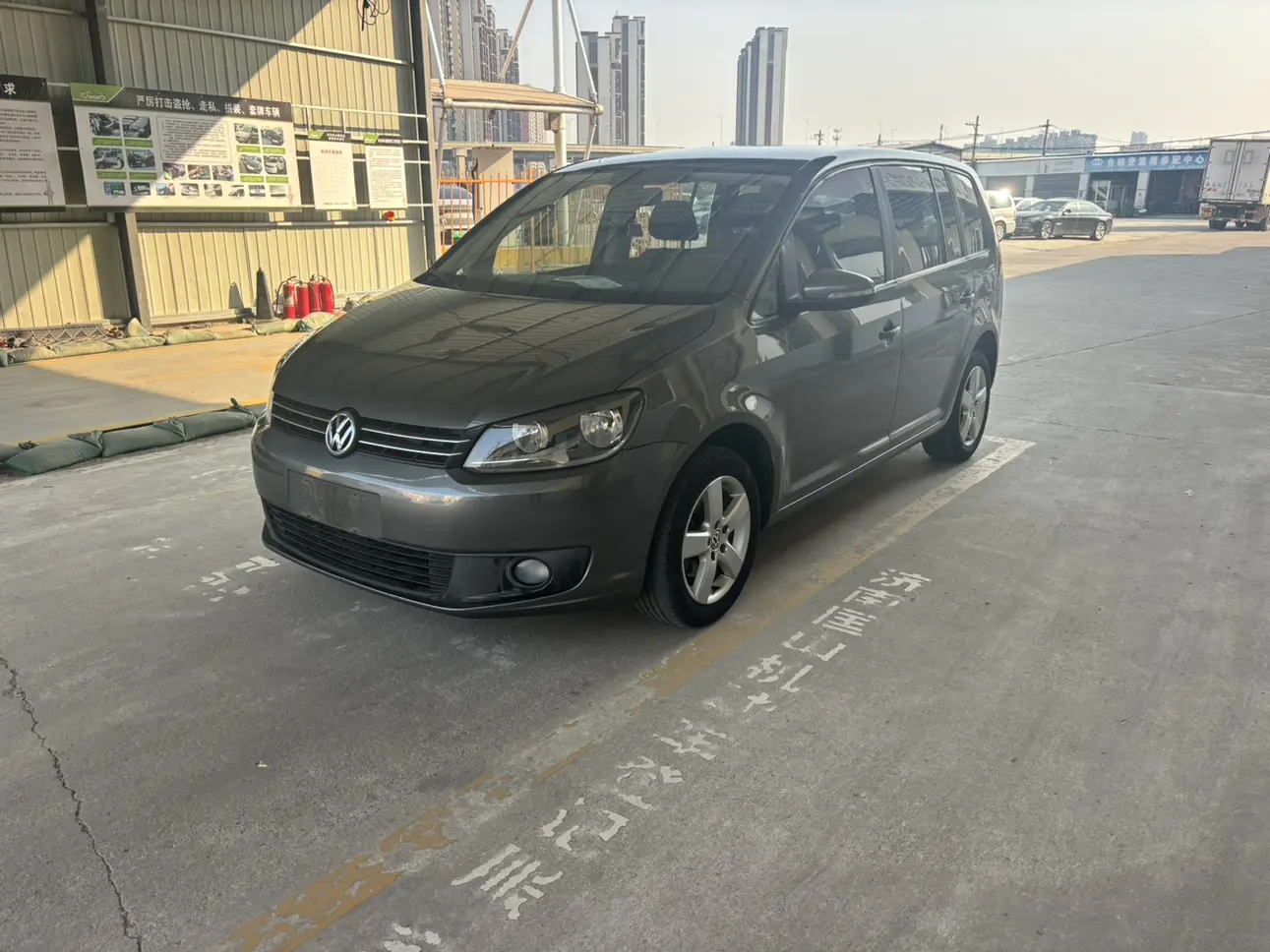 Volkswagen Touran  из Китая
