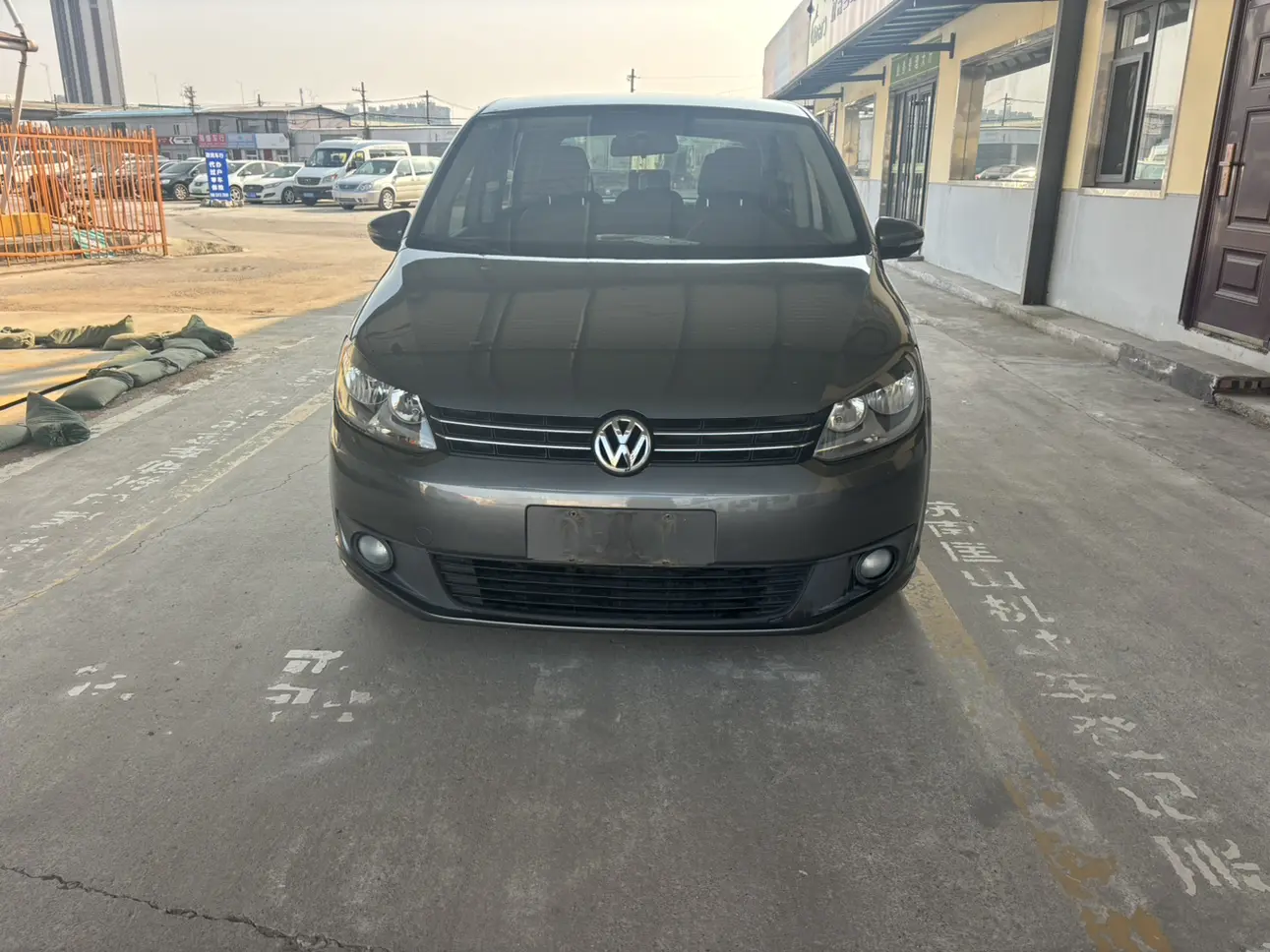 Volkswagen Touran  из Китая