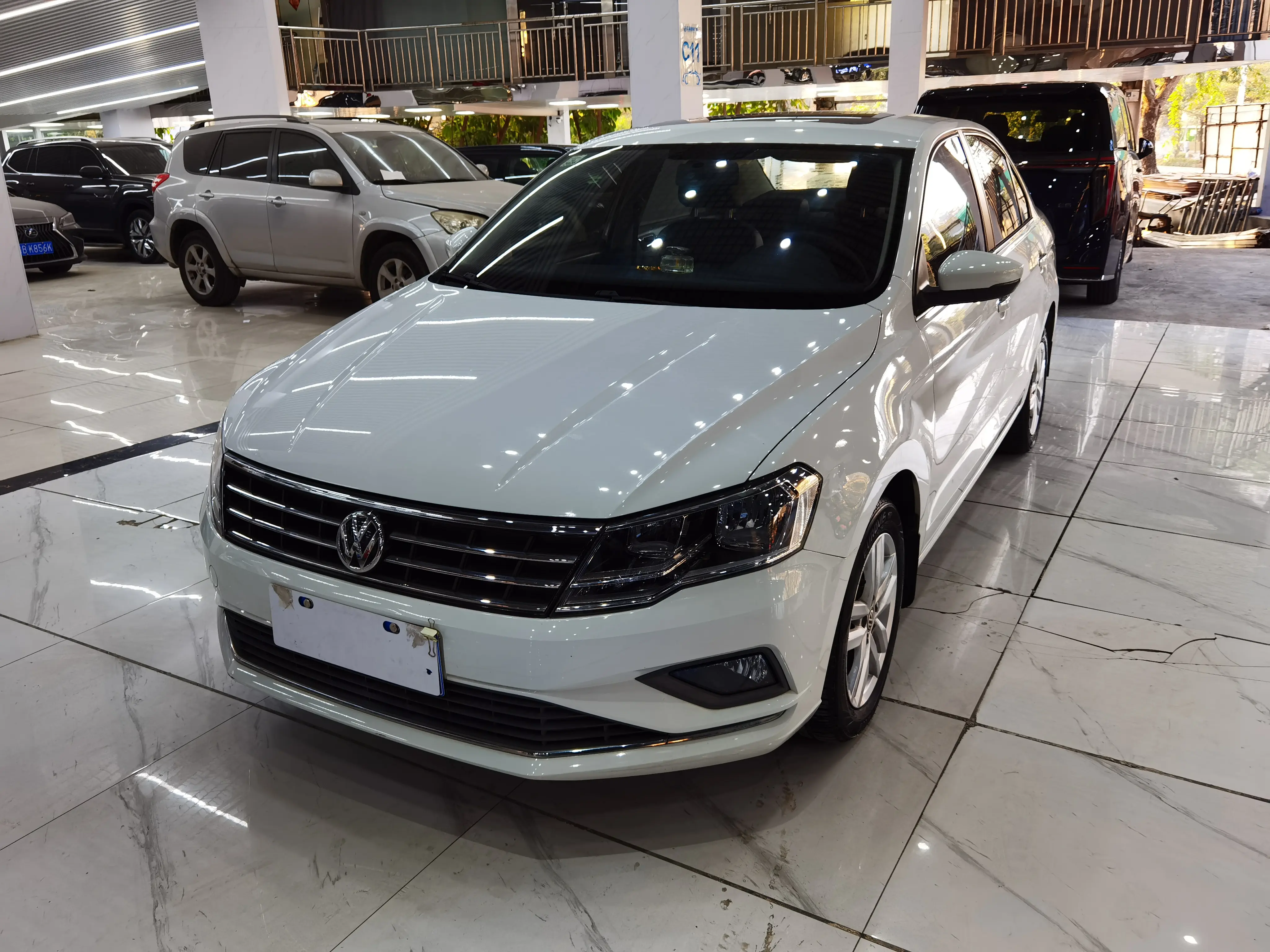 Volkswagen Jetta  из Китая