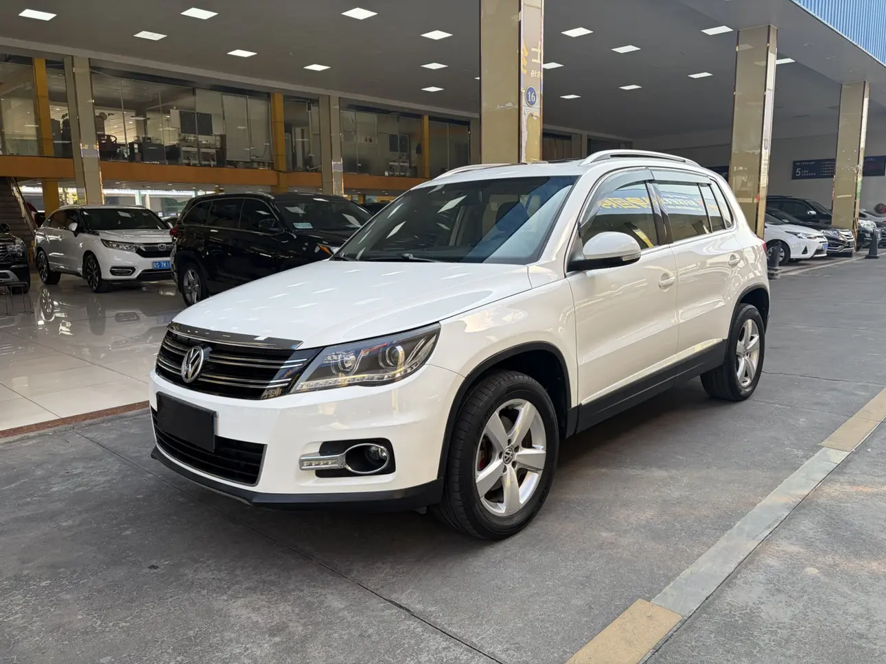Volkswagen Tiguan  из Китая