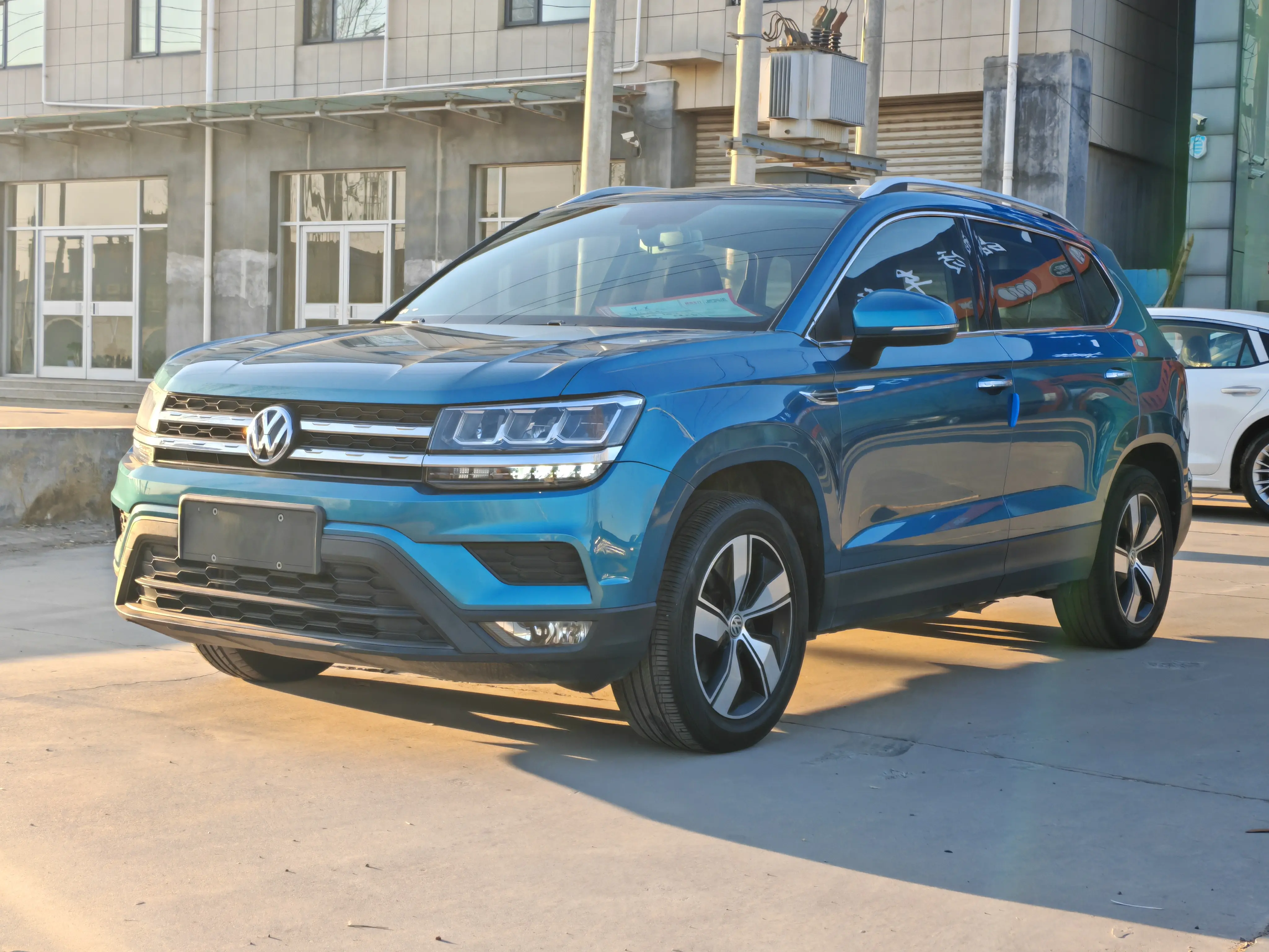 Volkswagen Tharu  из Китая