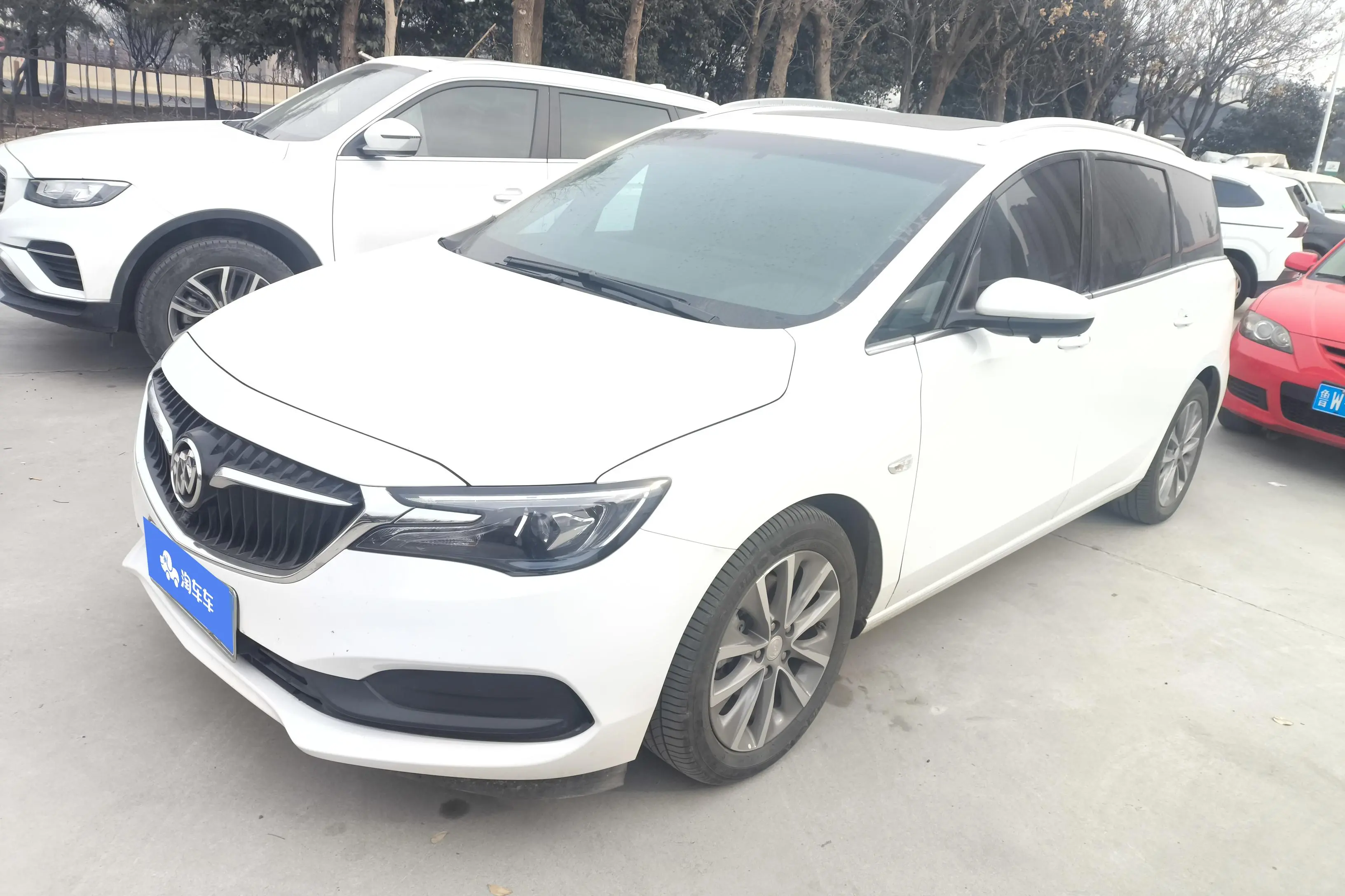 Buick GL6  из Китая