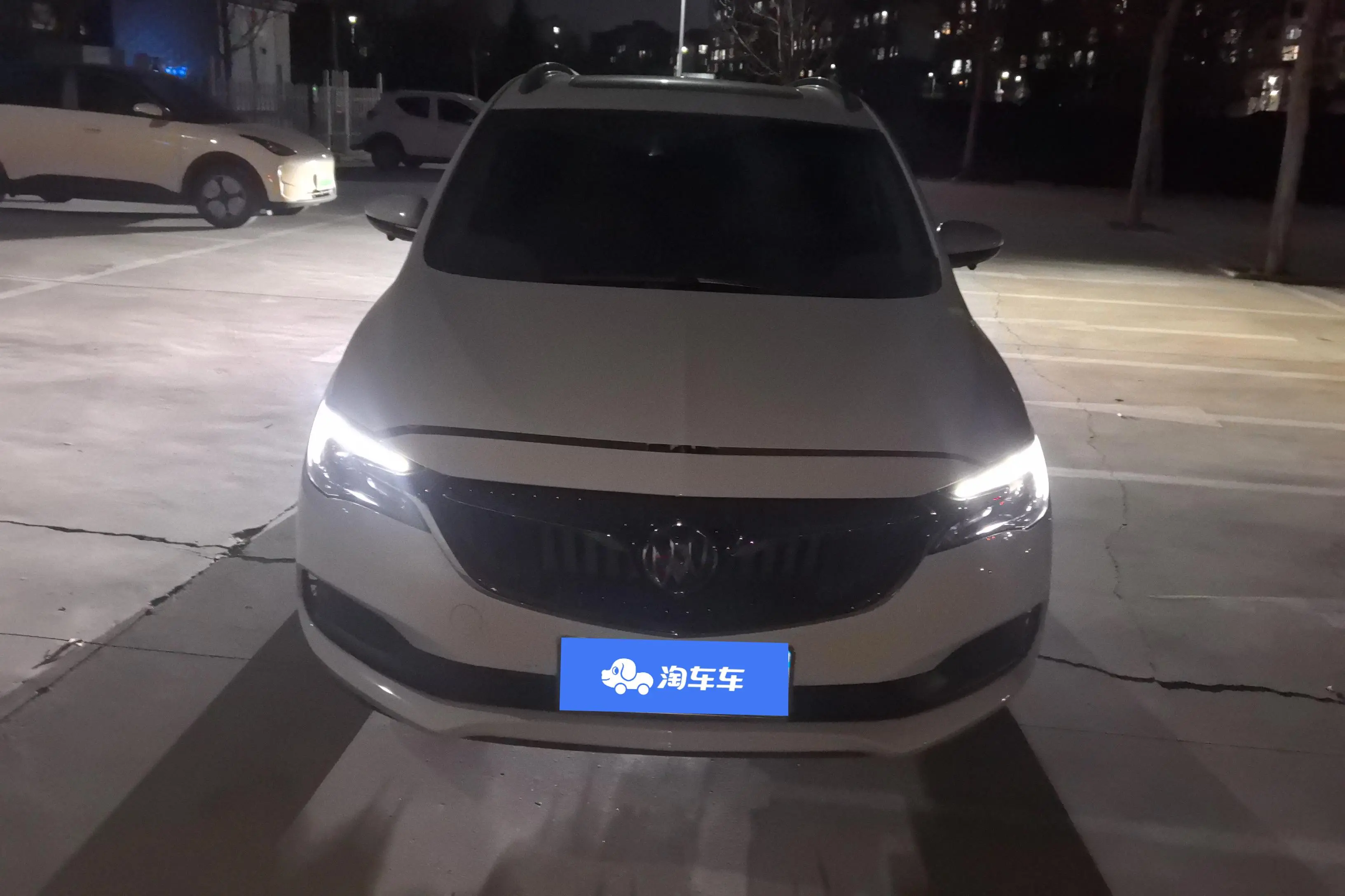 Buick GL6  из Китая