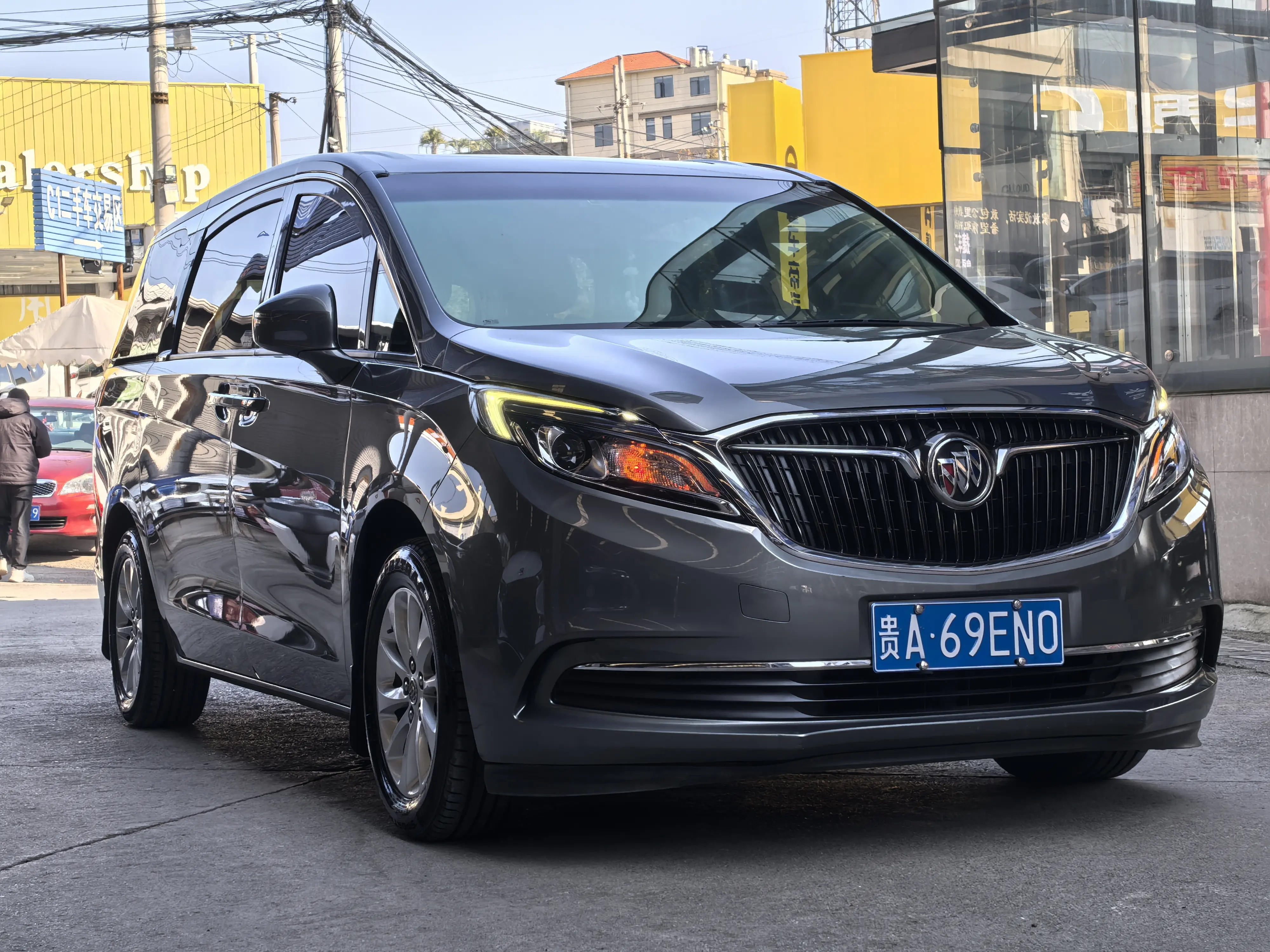 Buick GL8  из Китая